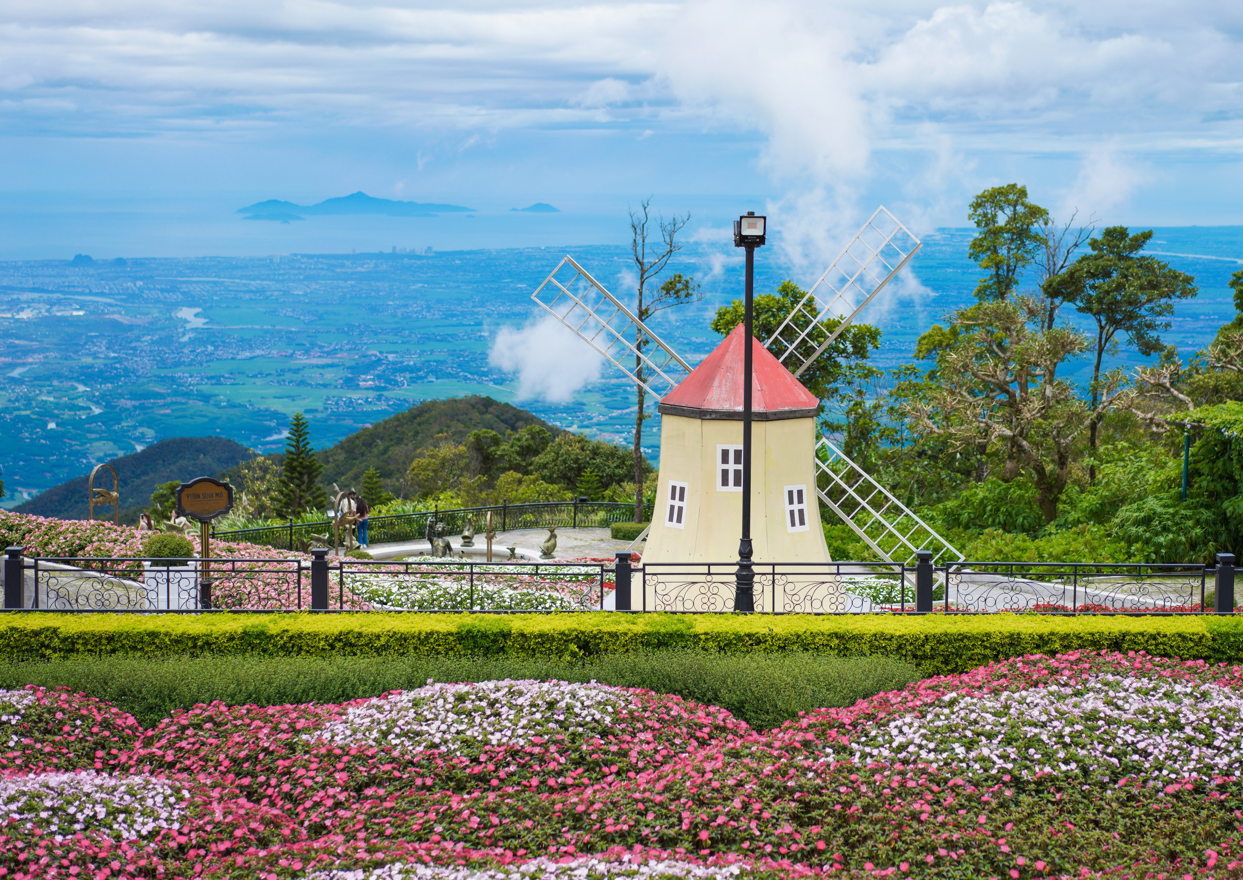 Ба На Хилс Руки Бога Золотой мост. Фотограф Сергей Кишкель Дананг Нячанг Фукуок