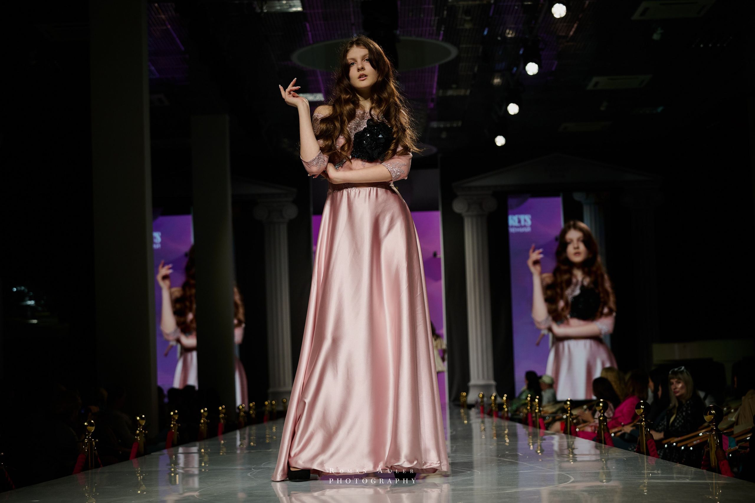 ESTET FASHION WEEK ВЕСНА — 2025. Фотограф Роман Адлер