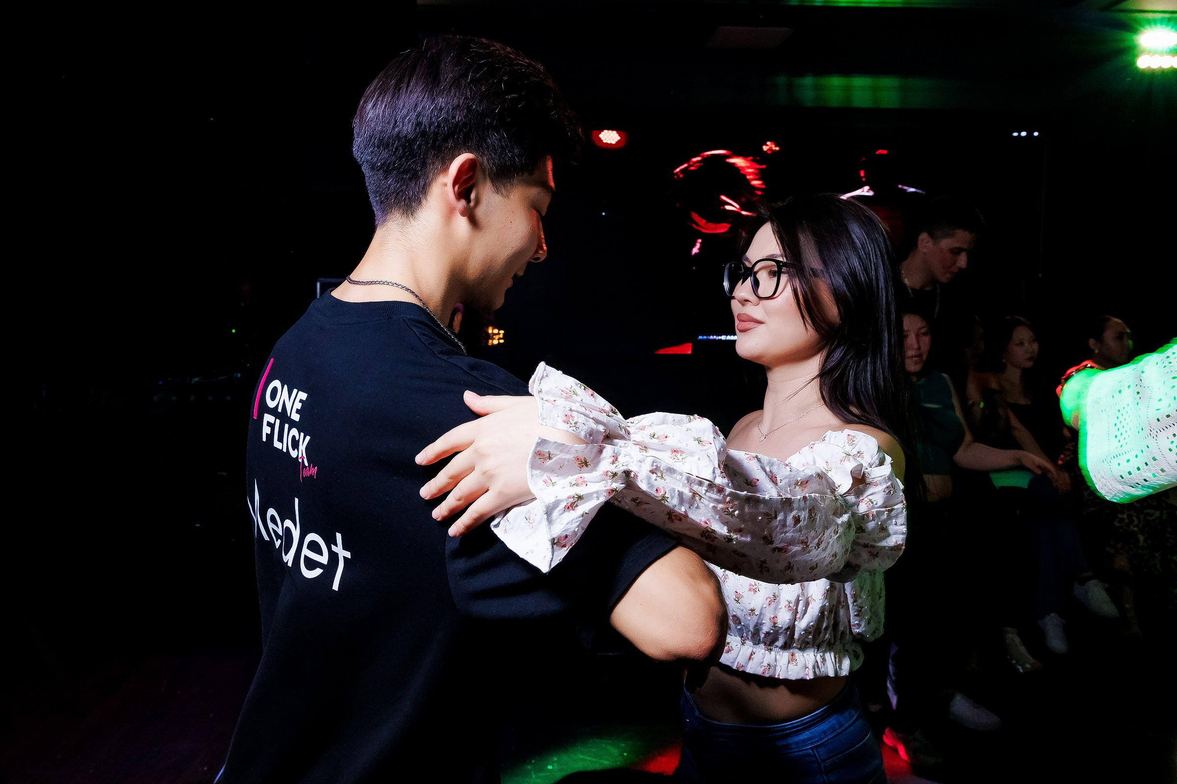 Bachata Party Hola Dance. Репортажный фотограф в Алматы Каюпов Сержан