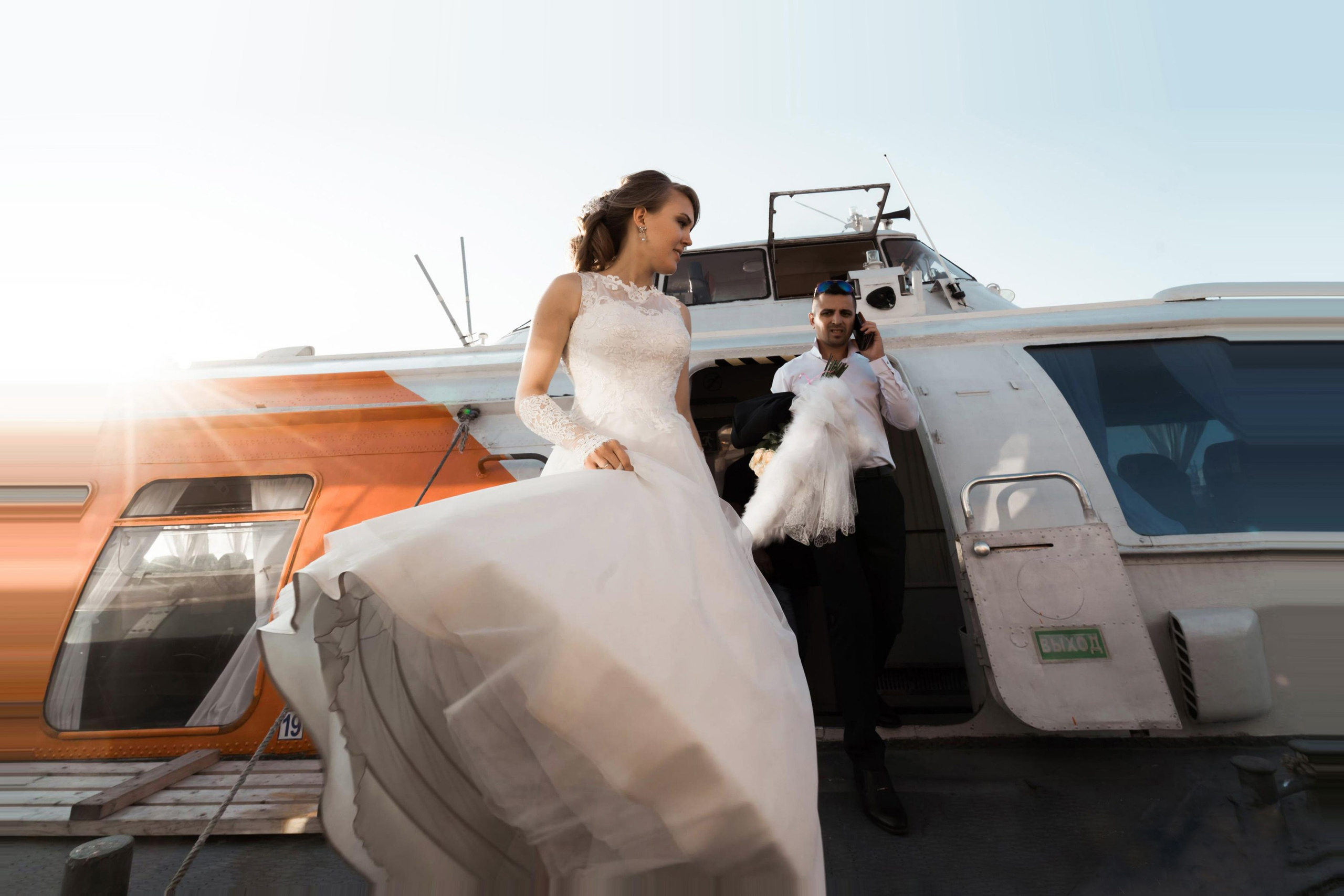 Регистрация в Петергофе, прогулка на метеоре. Елизавета и Роман. Свадебный, семейный и контент фотограф в Санкт- Петербурге Елена Грие