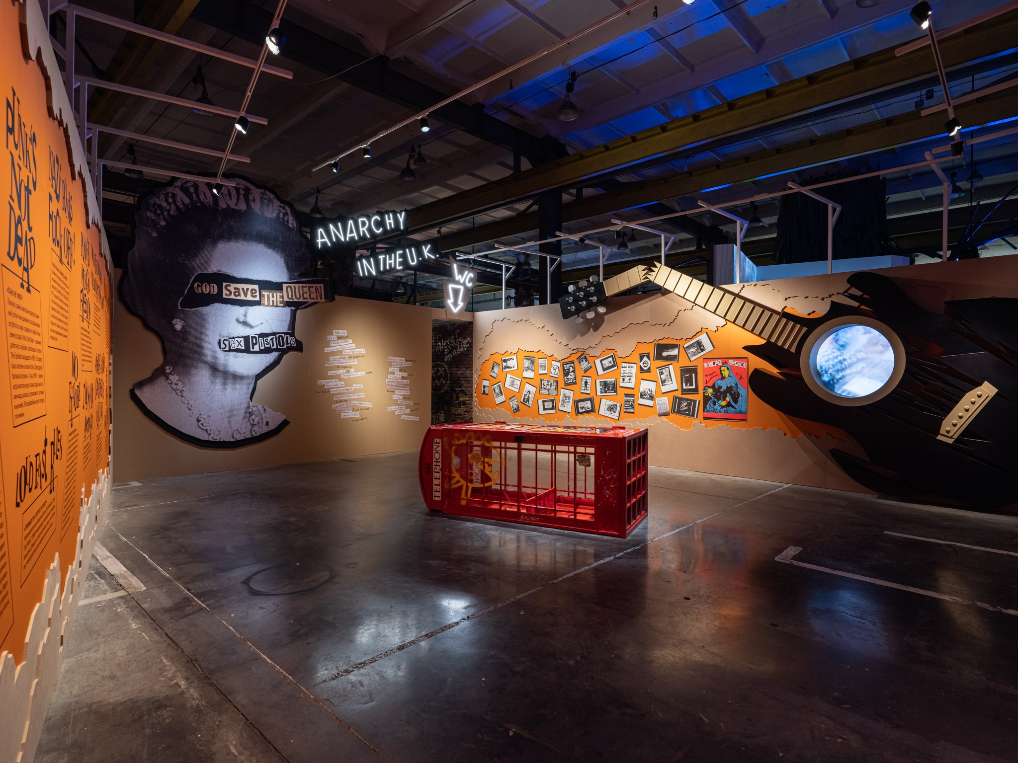 Выставка «Панк-культура. Король и Шут» Севкабельпорт (СПБ) Planet9 Плюс Судия 2024. Фотограф Василий Буланов