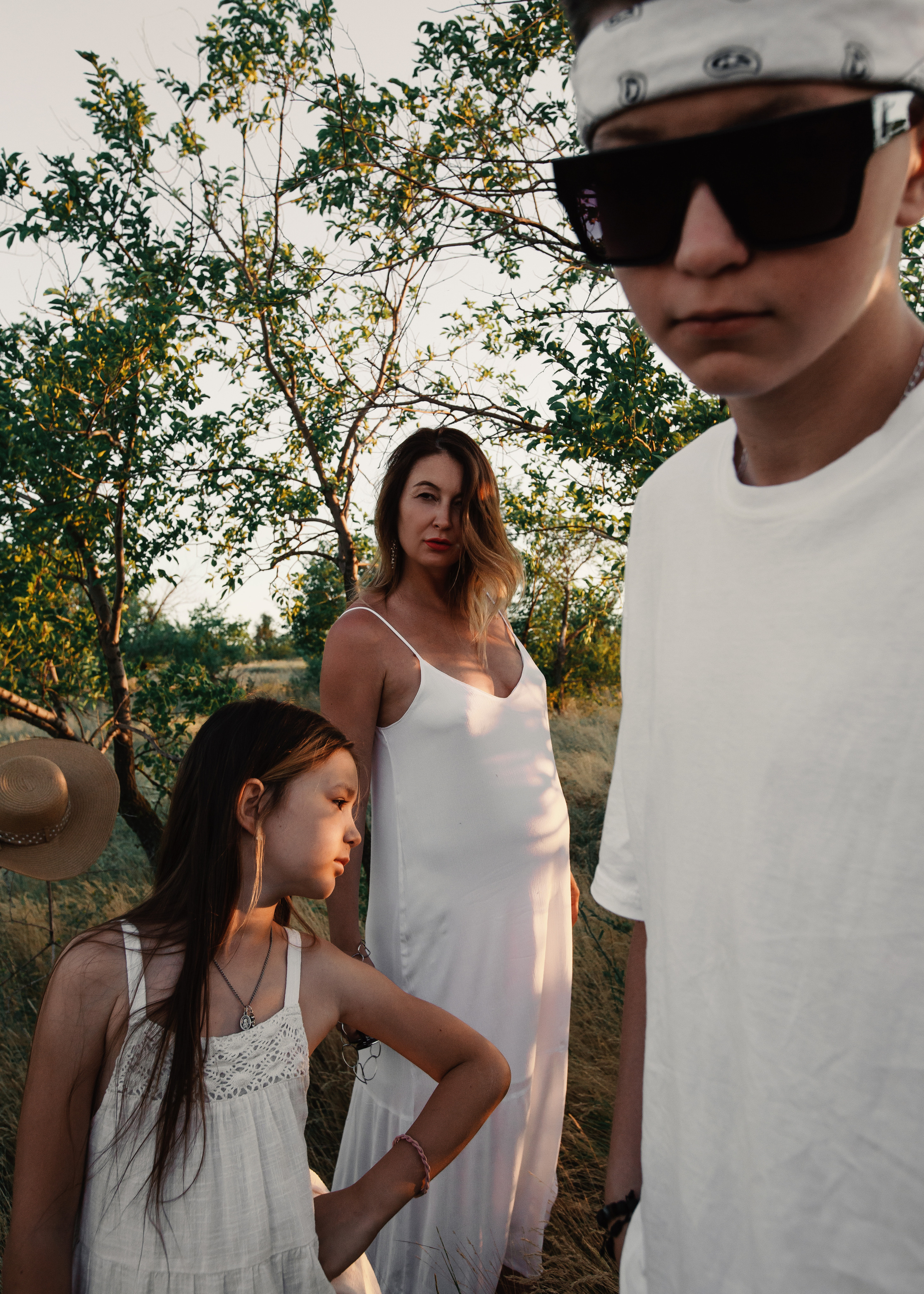 Ивановы. Спасибо за проявленный интерес к моему творчеству! Меня зовут Россохат