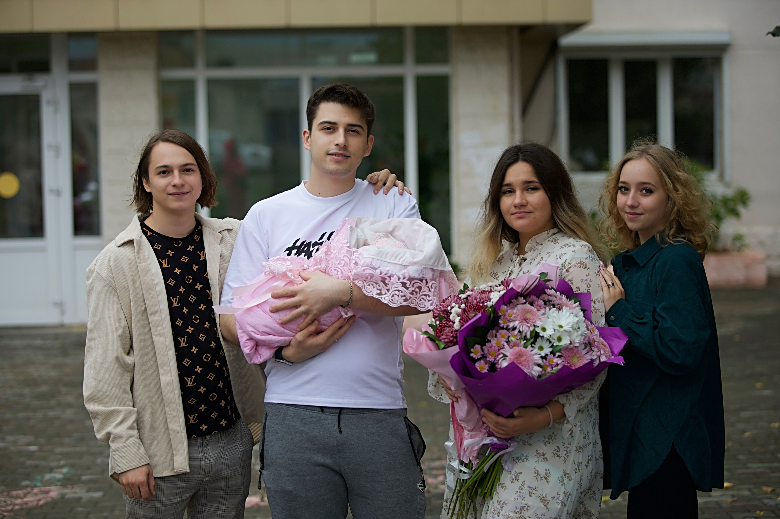 Выписка Аня и Давид. Репортажный фотограф Анапа