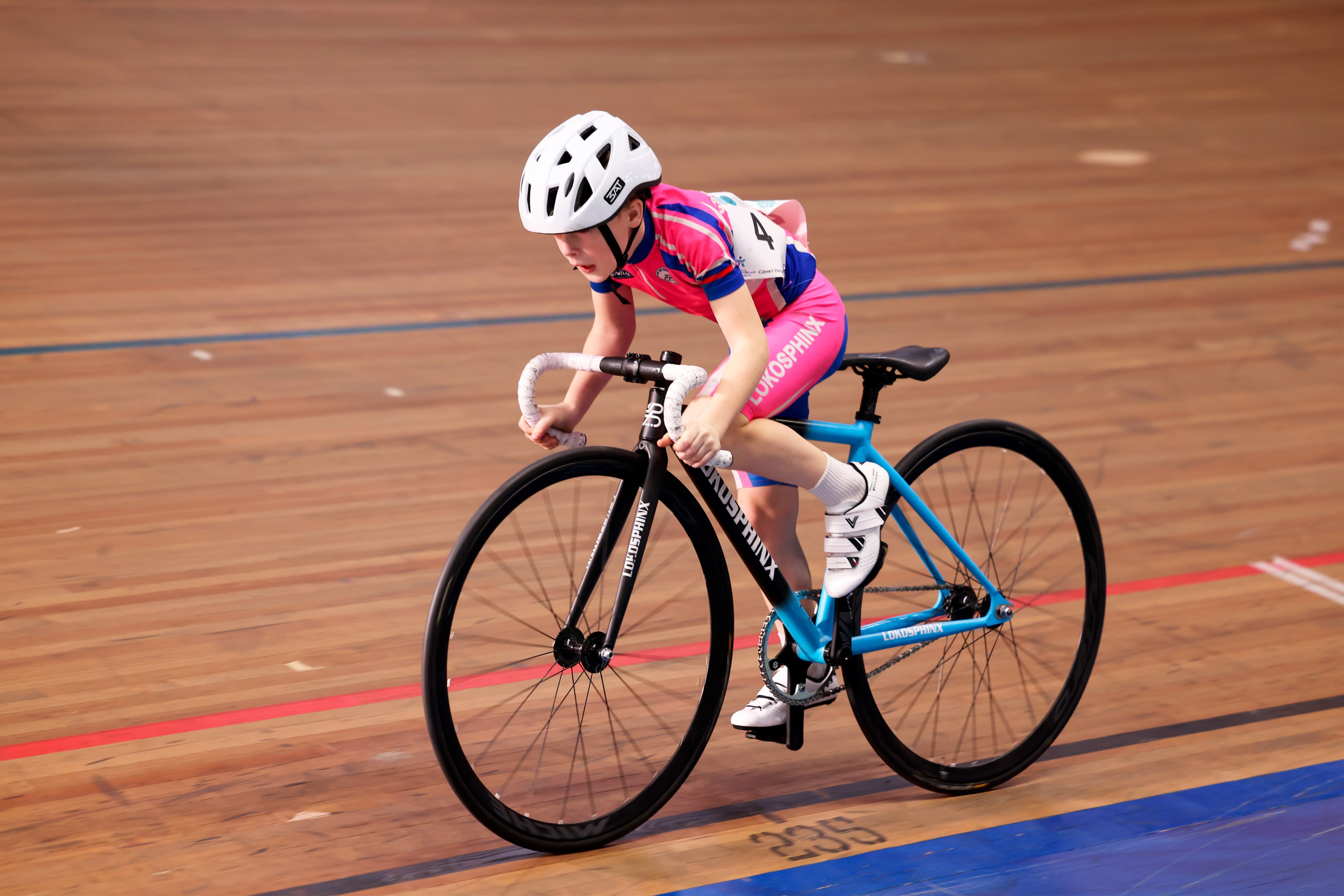 Пятый этап Региональных соревнований по велоспорту на треке (Гит, Скретч) 15.03.2025. Спортивный и репортажный фотограф Антон Тереханов