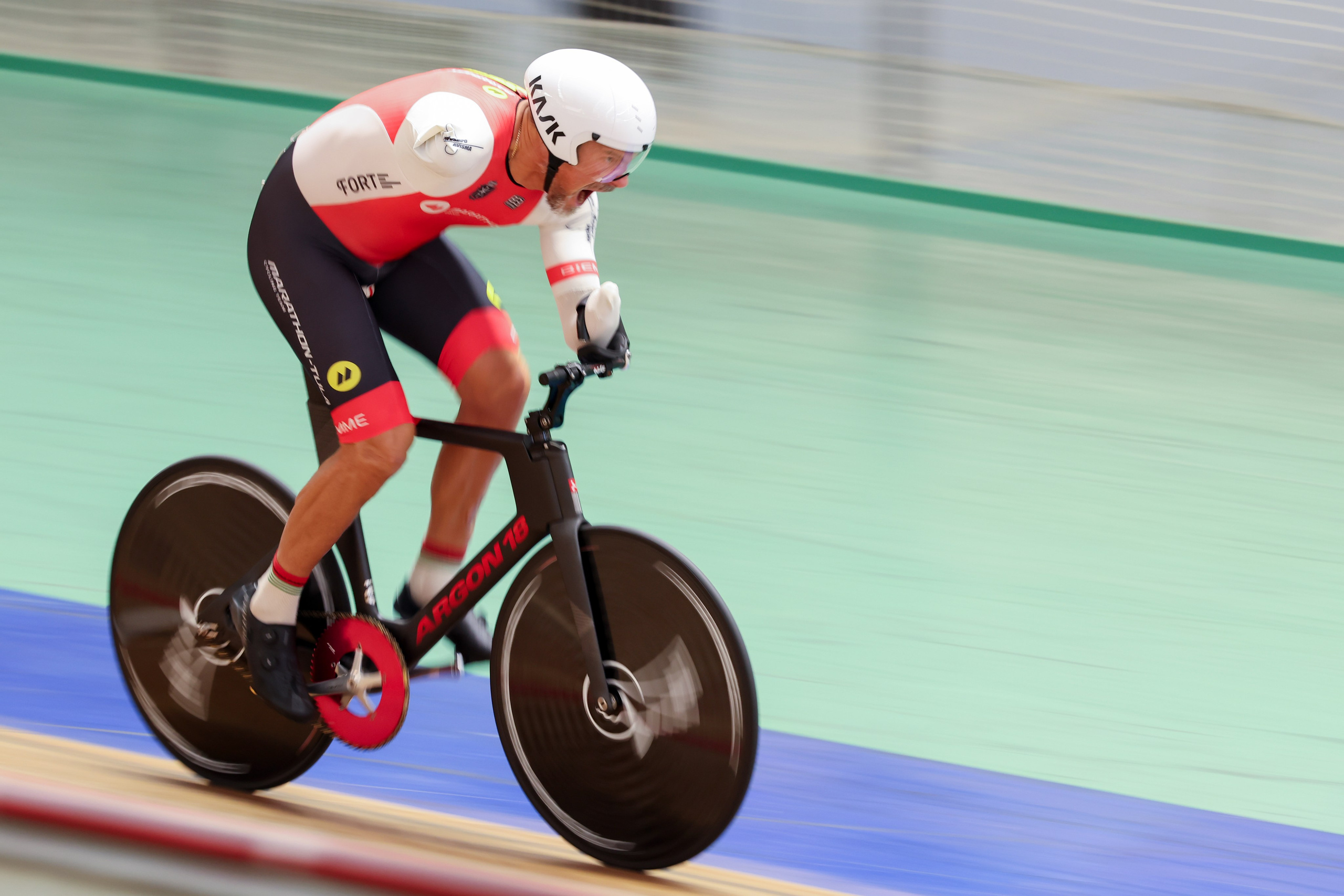 Спортивный и репортажный фотограф Антон Тереханов