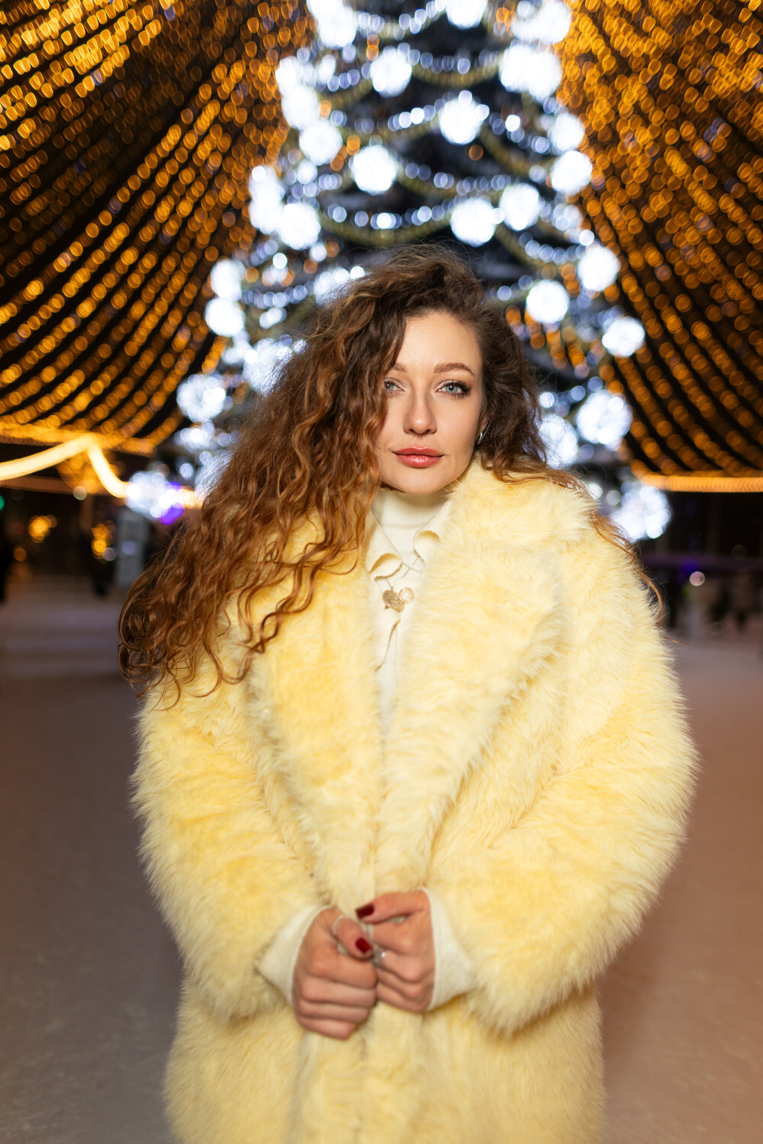 Новогодняя фотосессия на городской площади в Воронеже