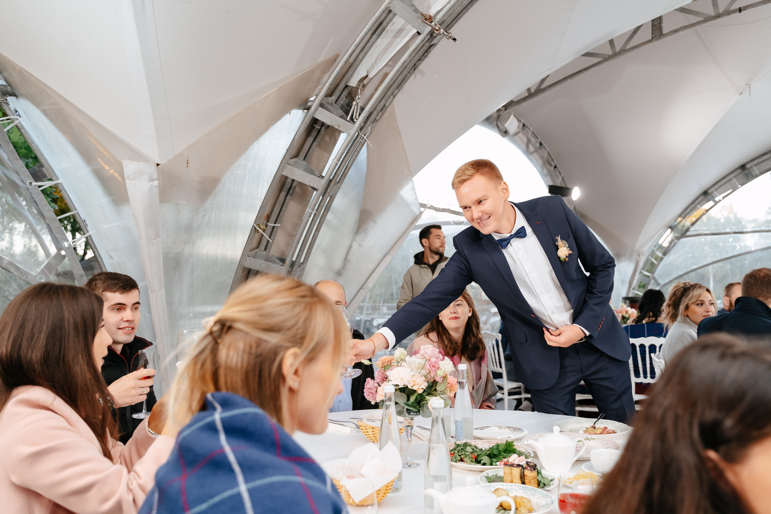 Свадебная фотосессия в Санкт-Петербурге осенью. Семейный и свадебный фотограф в Санкт-Петербурге и Москве