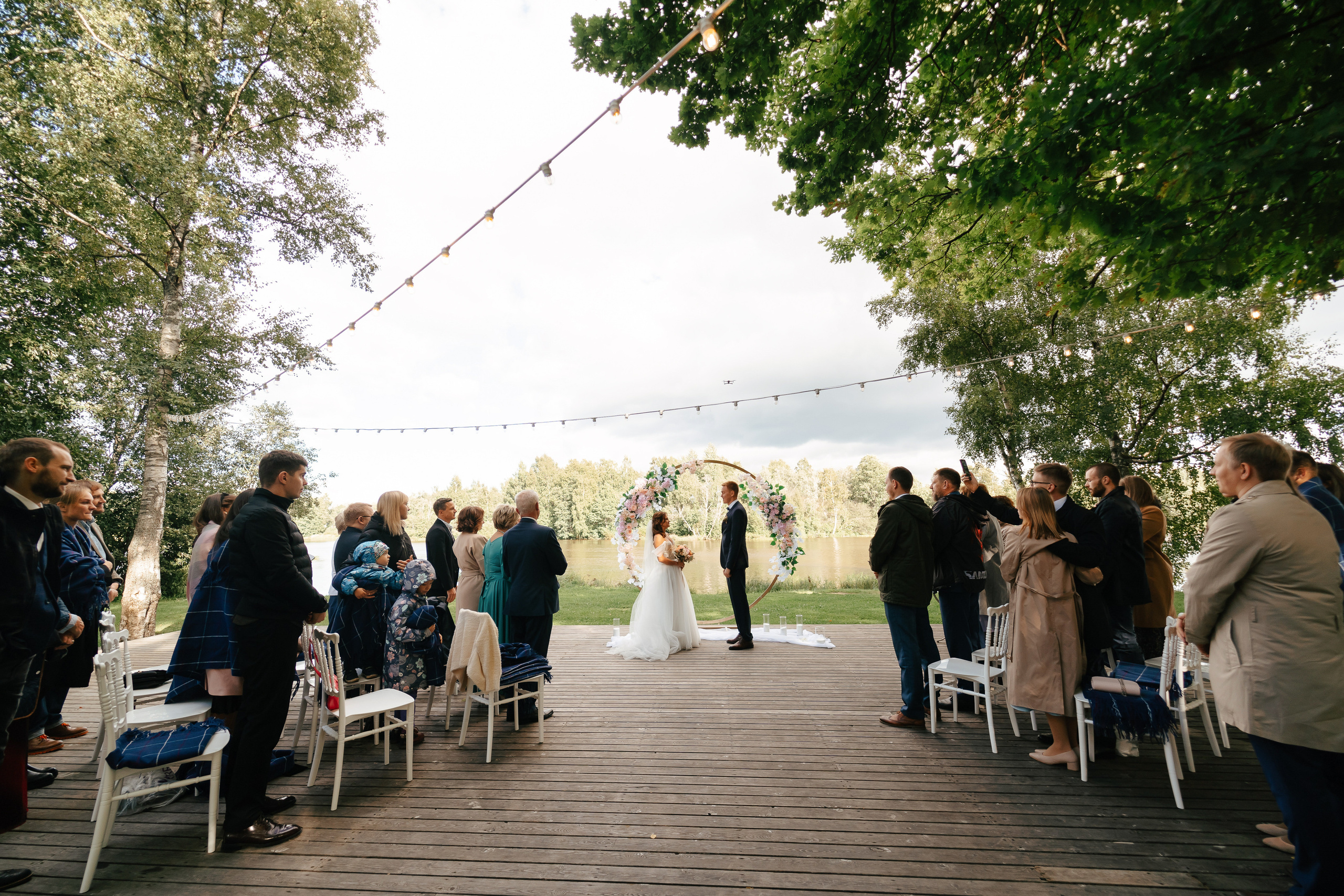 Свадебная фотосессия в Санкт-Петербурге осенью. Семейный и свадебный фотограф в Санкт-Петербурге и Москве