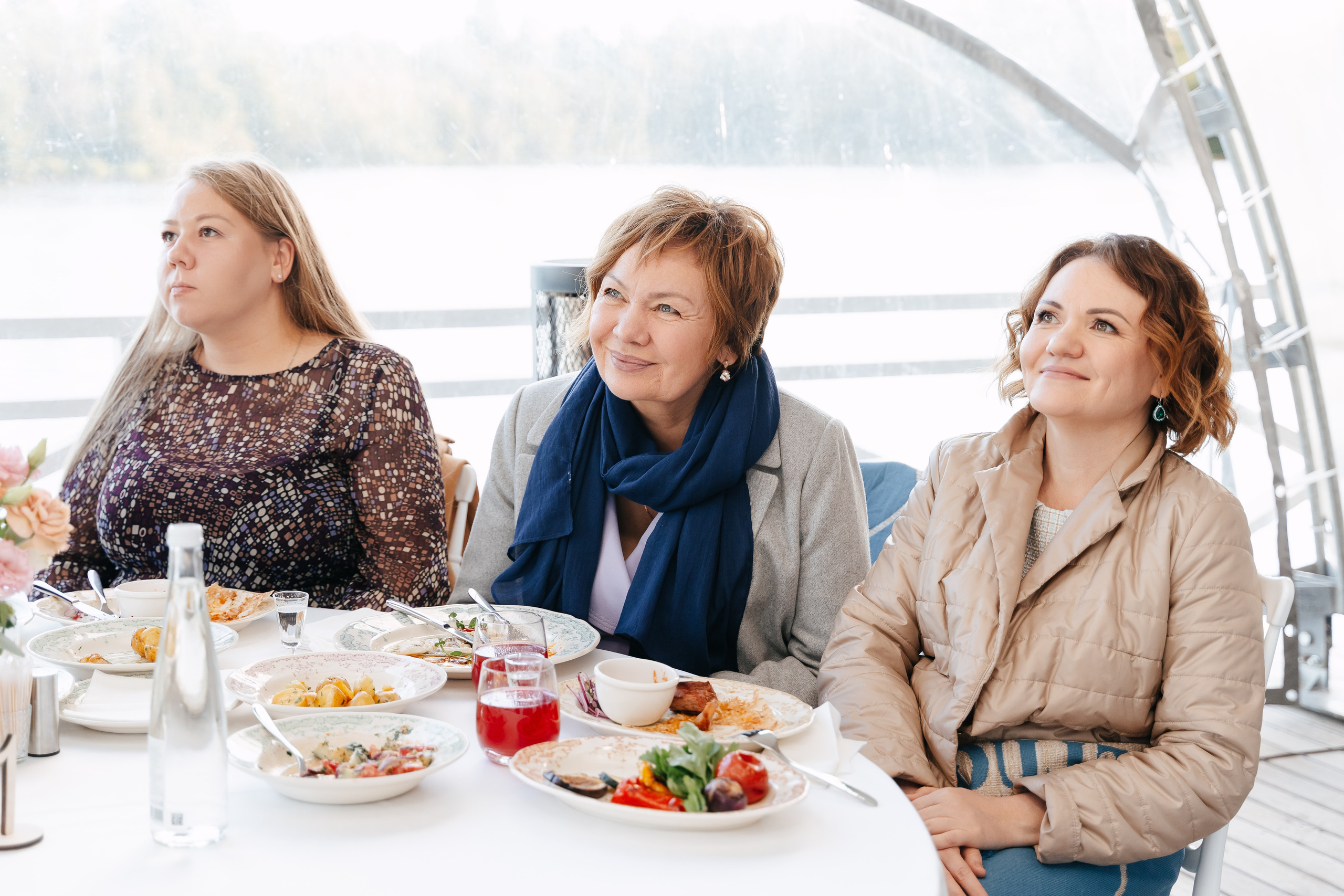 Свадебная фотосессия в Санкт-Петербурге осенью. Семейный и свадебный фотограф в Санкт-Петербурге и Москве