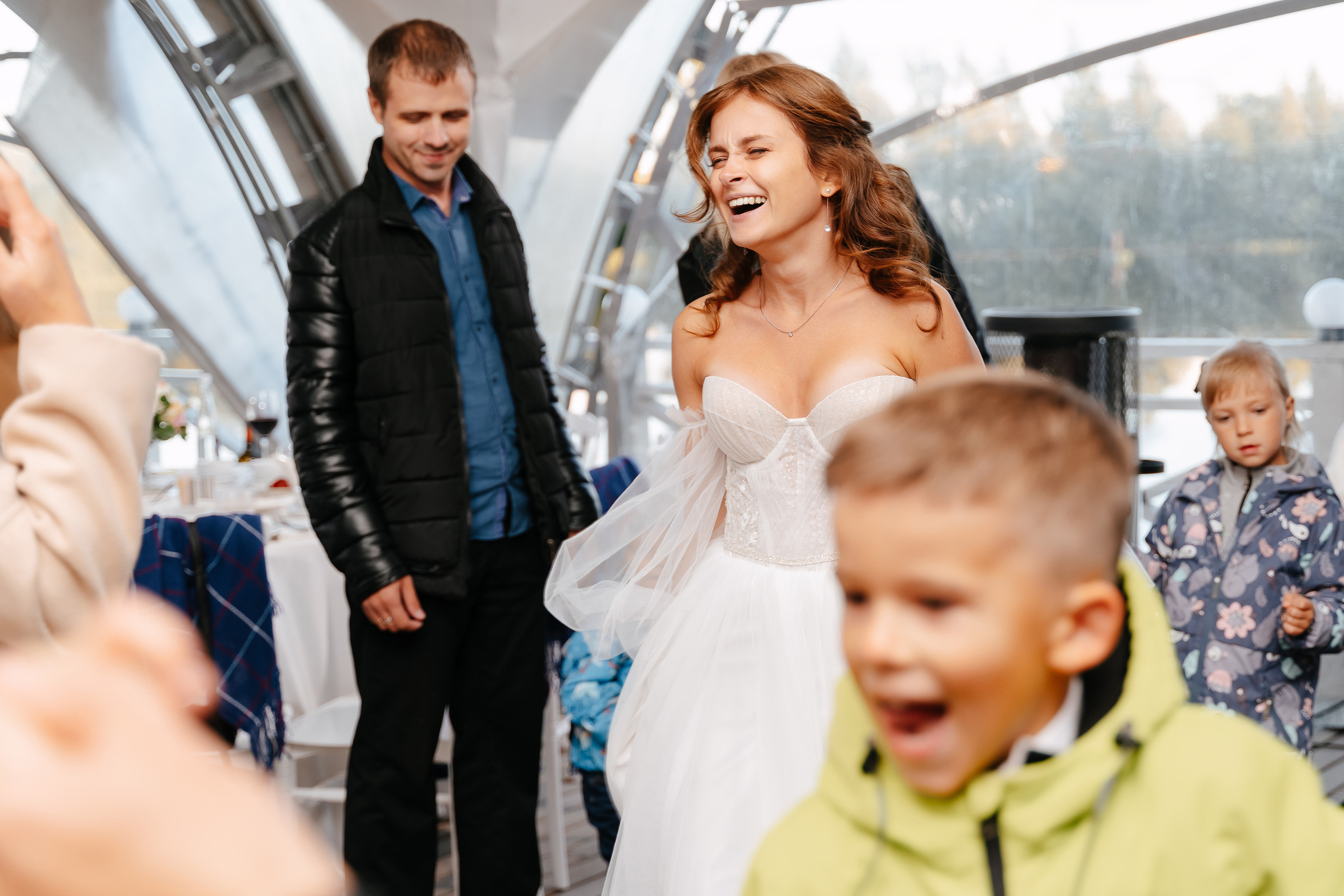 Свадебная фотосессия в Санкт-Петербурге осенью. Семейный и свадебный фотограф в Санкт-Петербурге и Москве