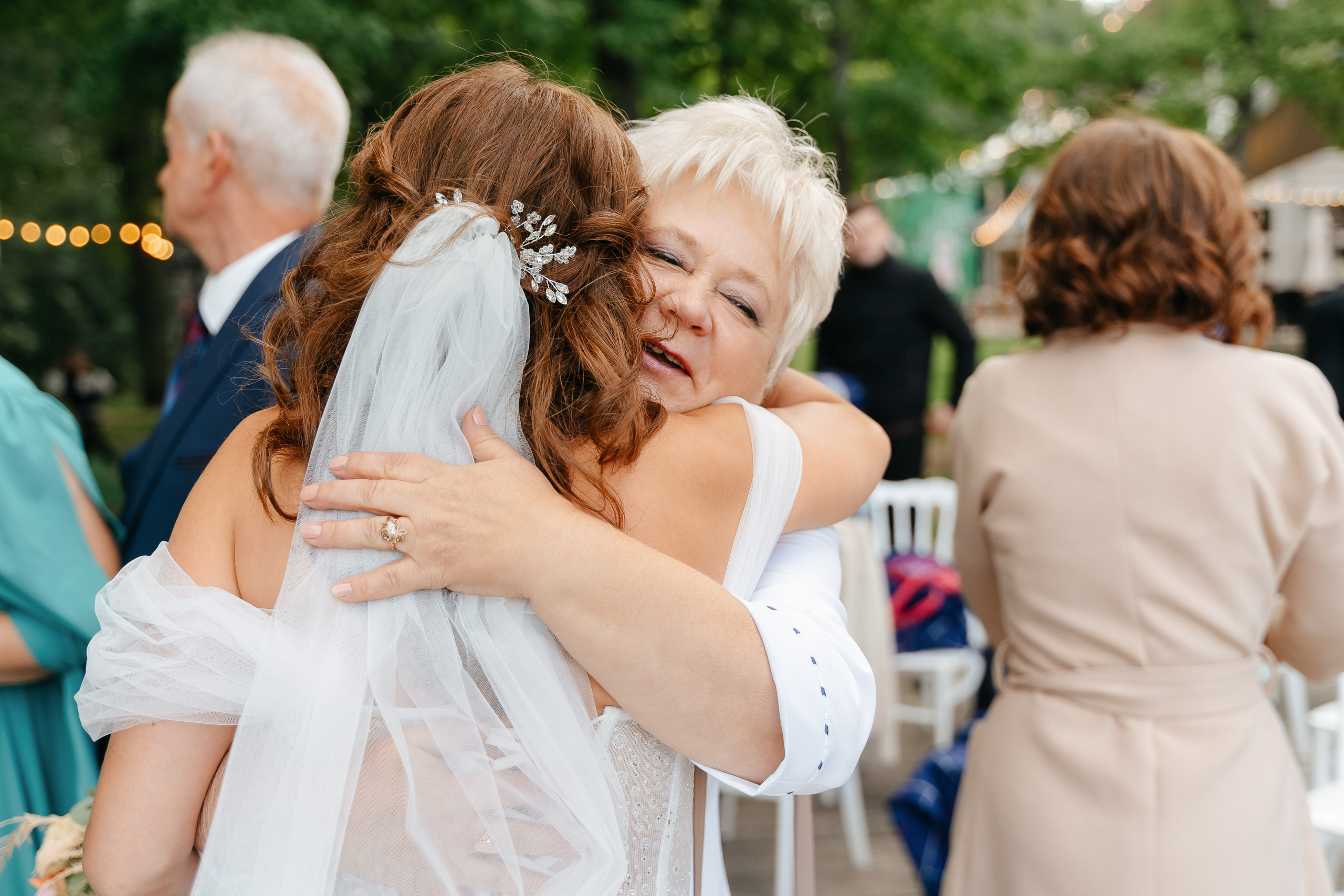 Свадебная фотосессия в Санкт-Петербурге осенью. Семейный и свадебный фотограф в Санкт-Петербурге и Москве