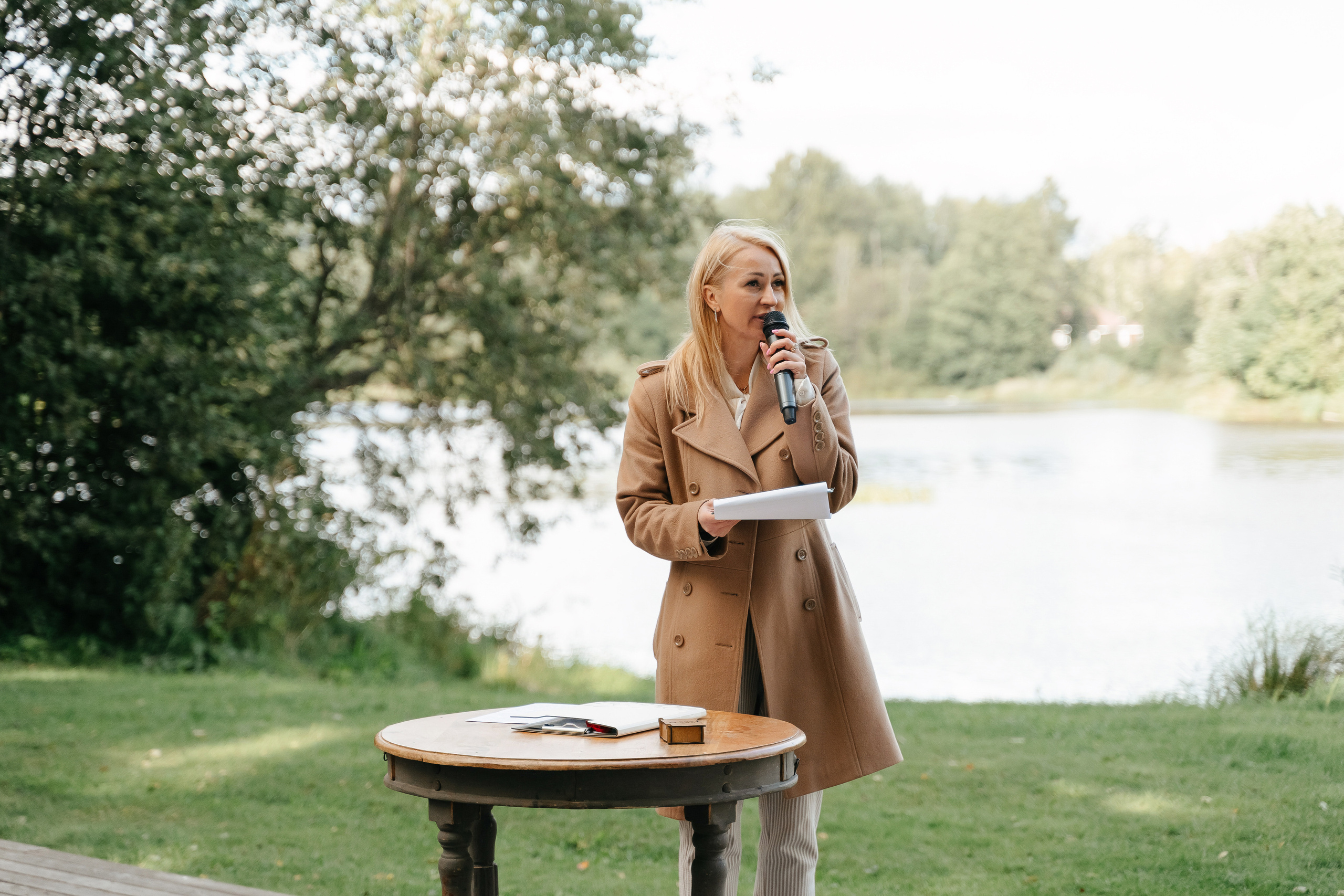 Свадебная фотосессия в Санкт-Петербурге осенью. Семейный и свадебный фотограф в Санкт-Петербурге и Москве