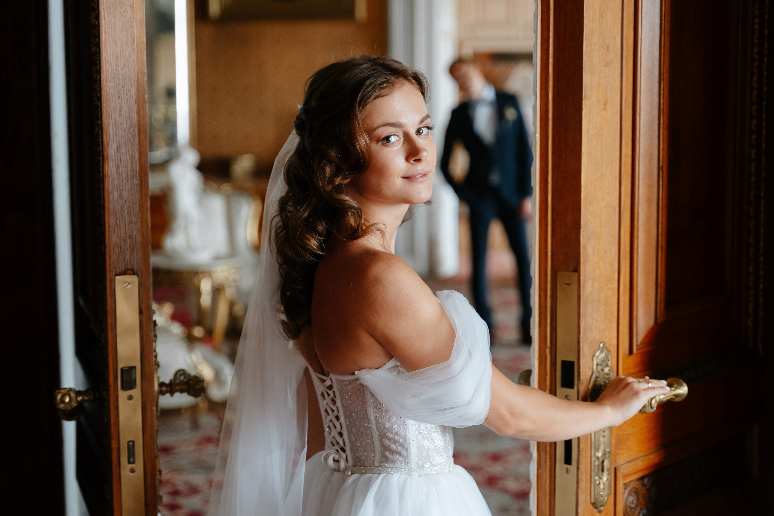 Свадебная фотосессия в Санкт-Петербурге осенью. Семейный и свадебный фотограф в Санкт-Петербурге и Москве