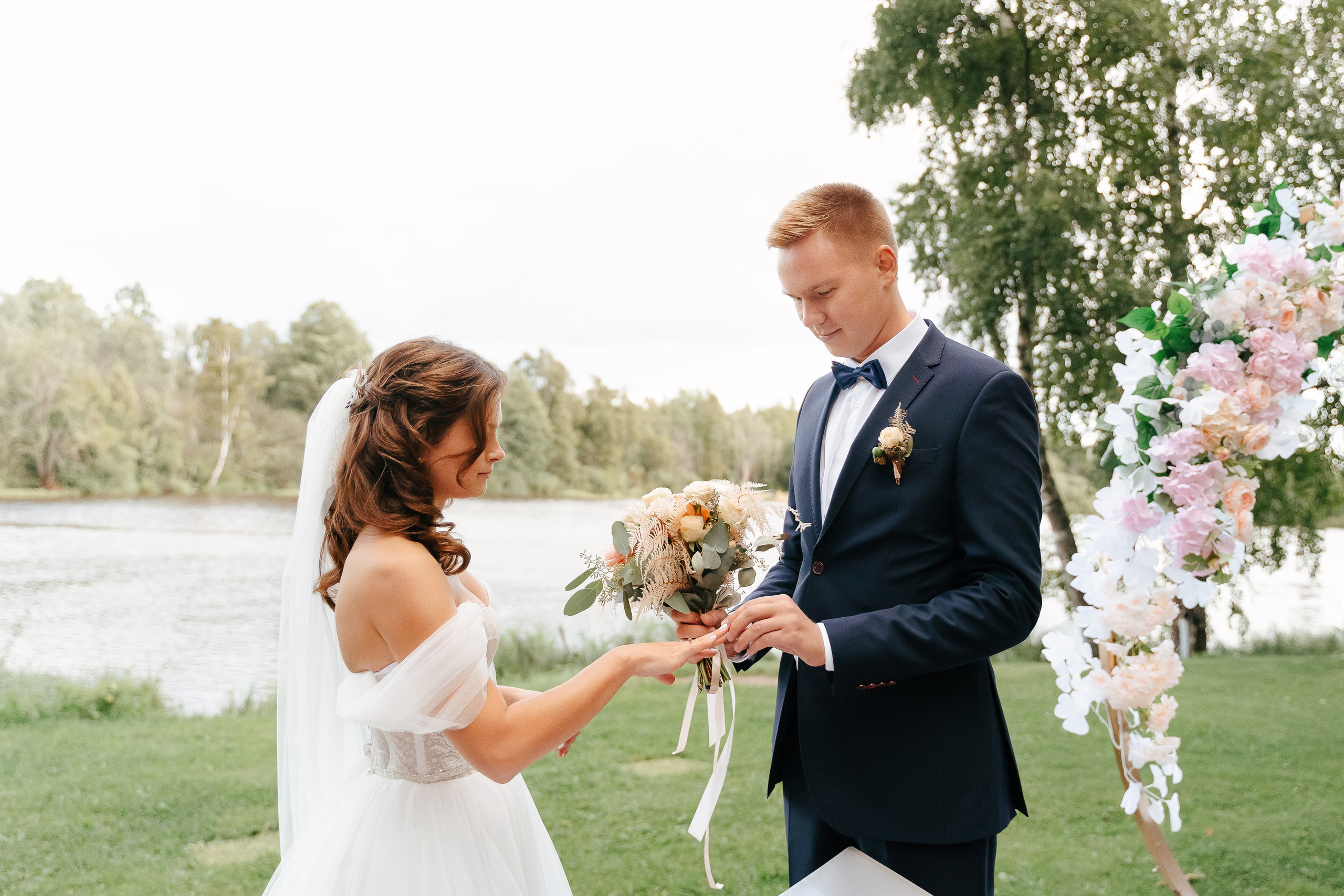 Свадебная фотосессия в Санкт-Петербурге осенью. Семейный и свадебный фотограф в Санкт-Петербурге и Москве