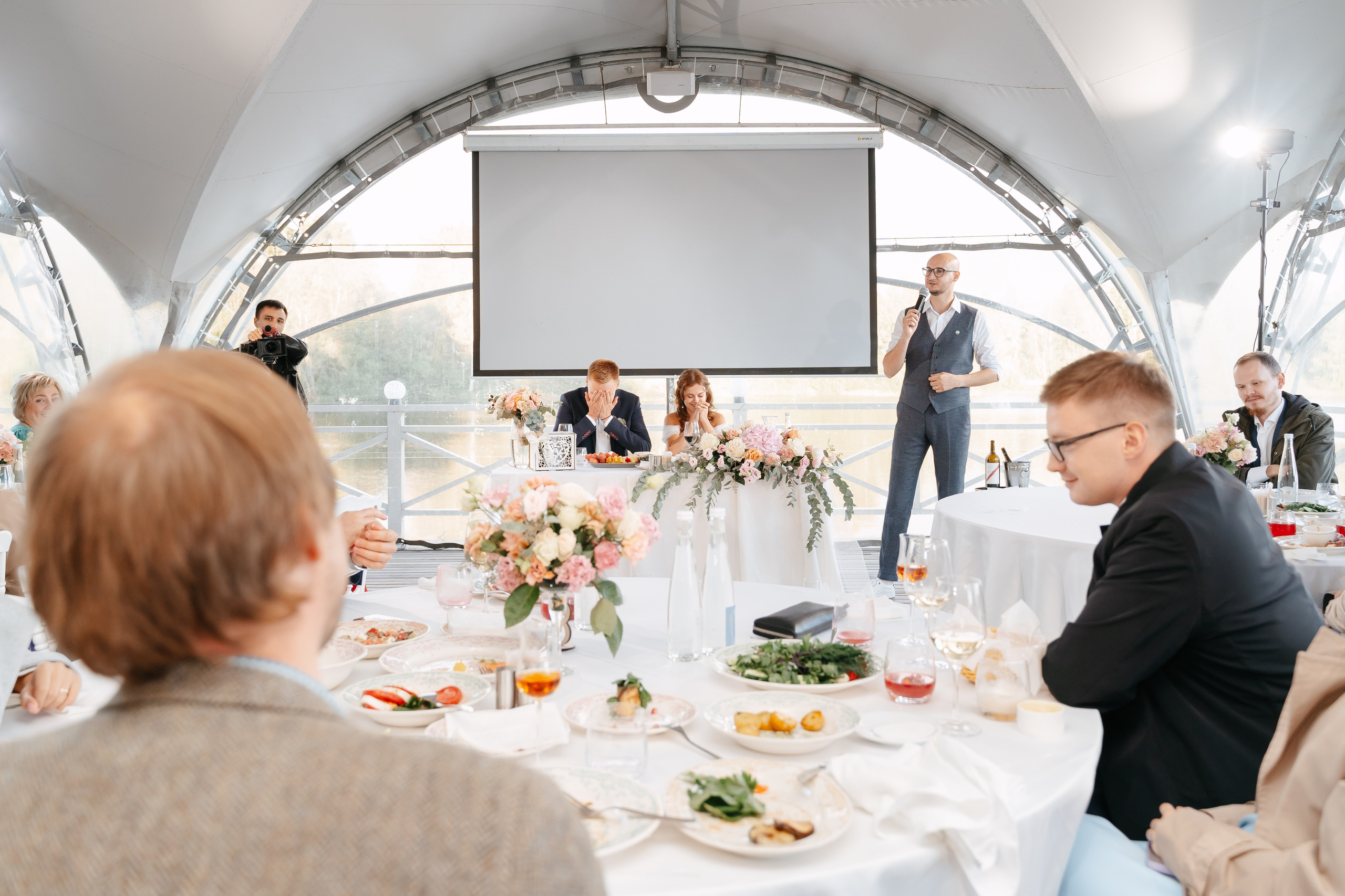 Свадебная фотосессия в Санкт-Петербурге осенью. Семейный и свадебный фотограф в Санкт-Петербурге и Москве