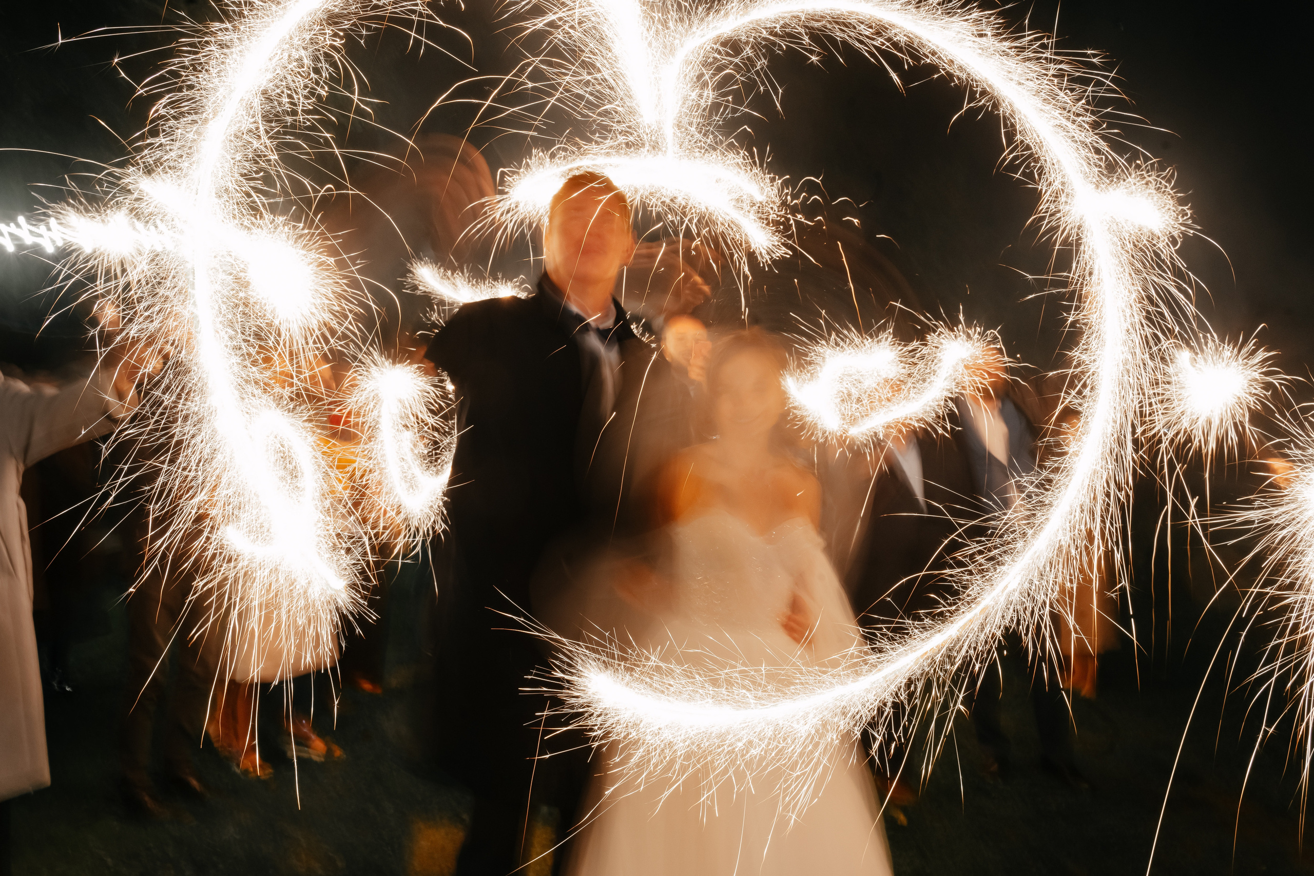 Свадебная фотосессия в Санкт-Петербурге осенью. Семейный и свадебный фотограф в Санкт-Петербурге и Москве