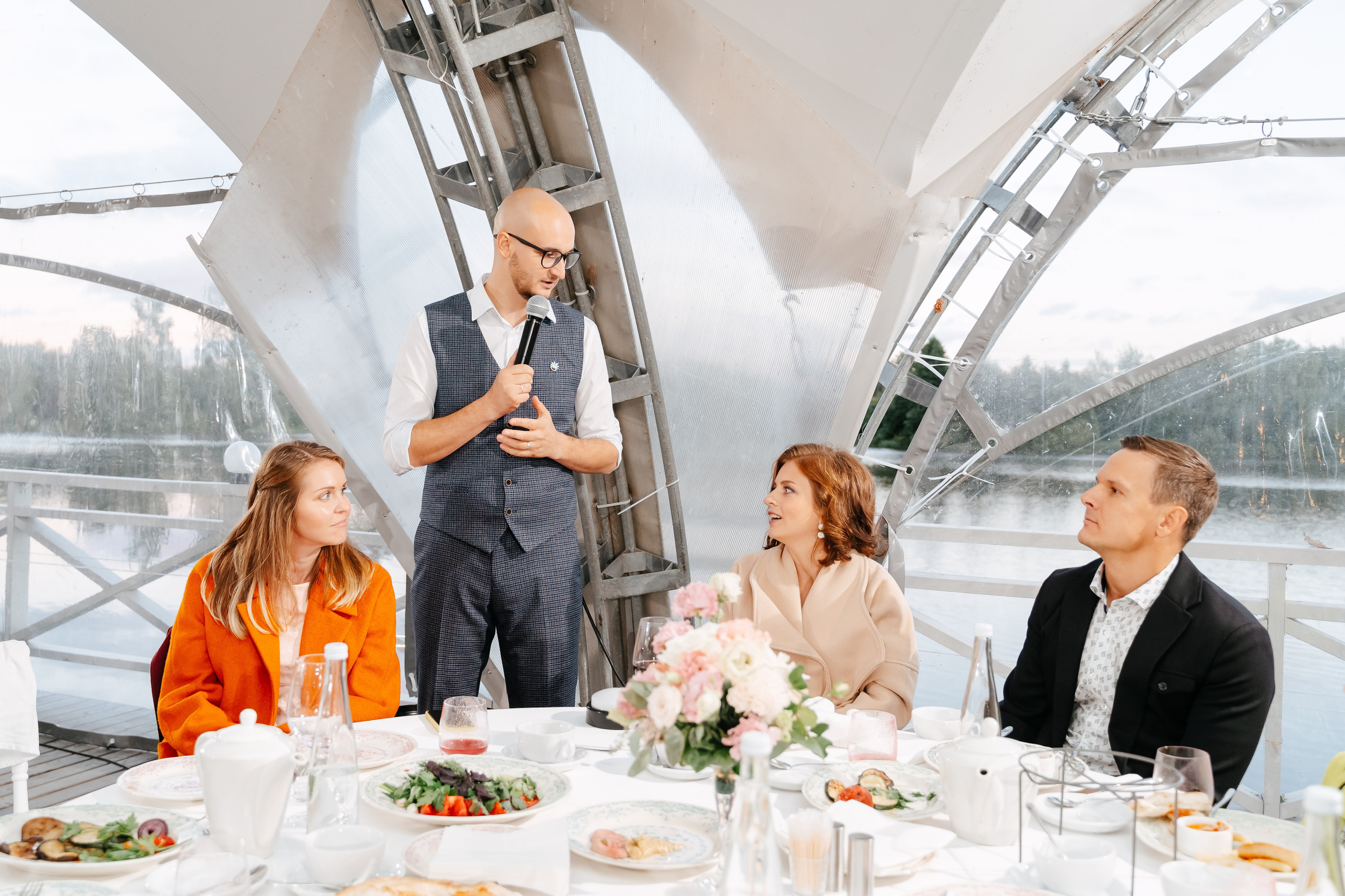 Свадебная фотосессия в Санкт-Петербурге осенью. Семейный и свадебный фотограф в Санкт-Петербурге и Москве