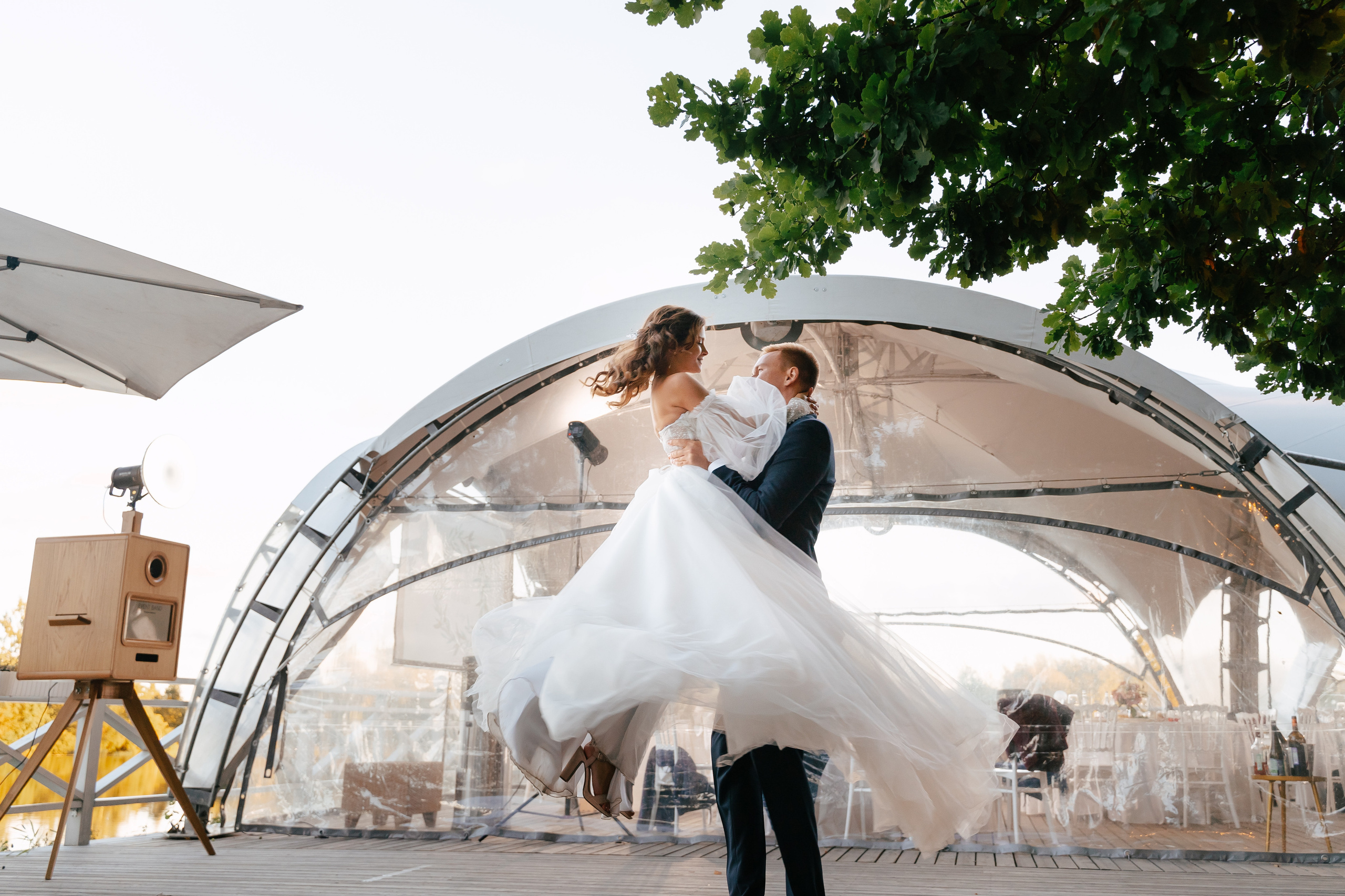 Свадебная фотосессия в Санкт-Петербурге осенью. Семейный и свадебный фотограф в Санкт-Петербурге и Москве