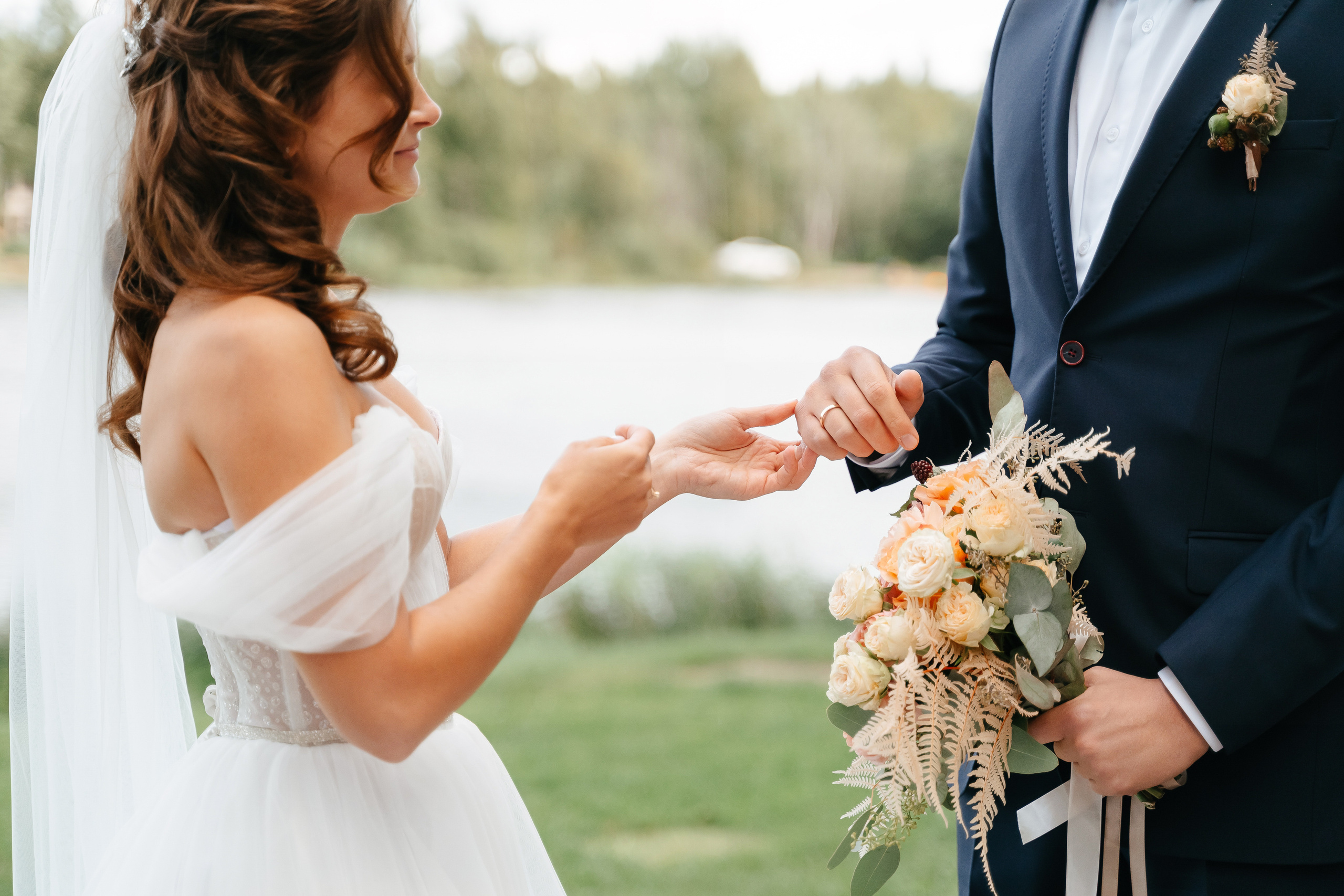 Свадебная фотосессия в Санкт-Петербурге осенью. Семейный и свадебный фотограф в Санкт-Петербурге и Москве