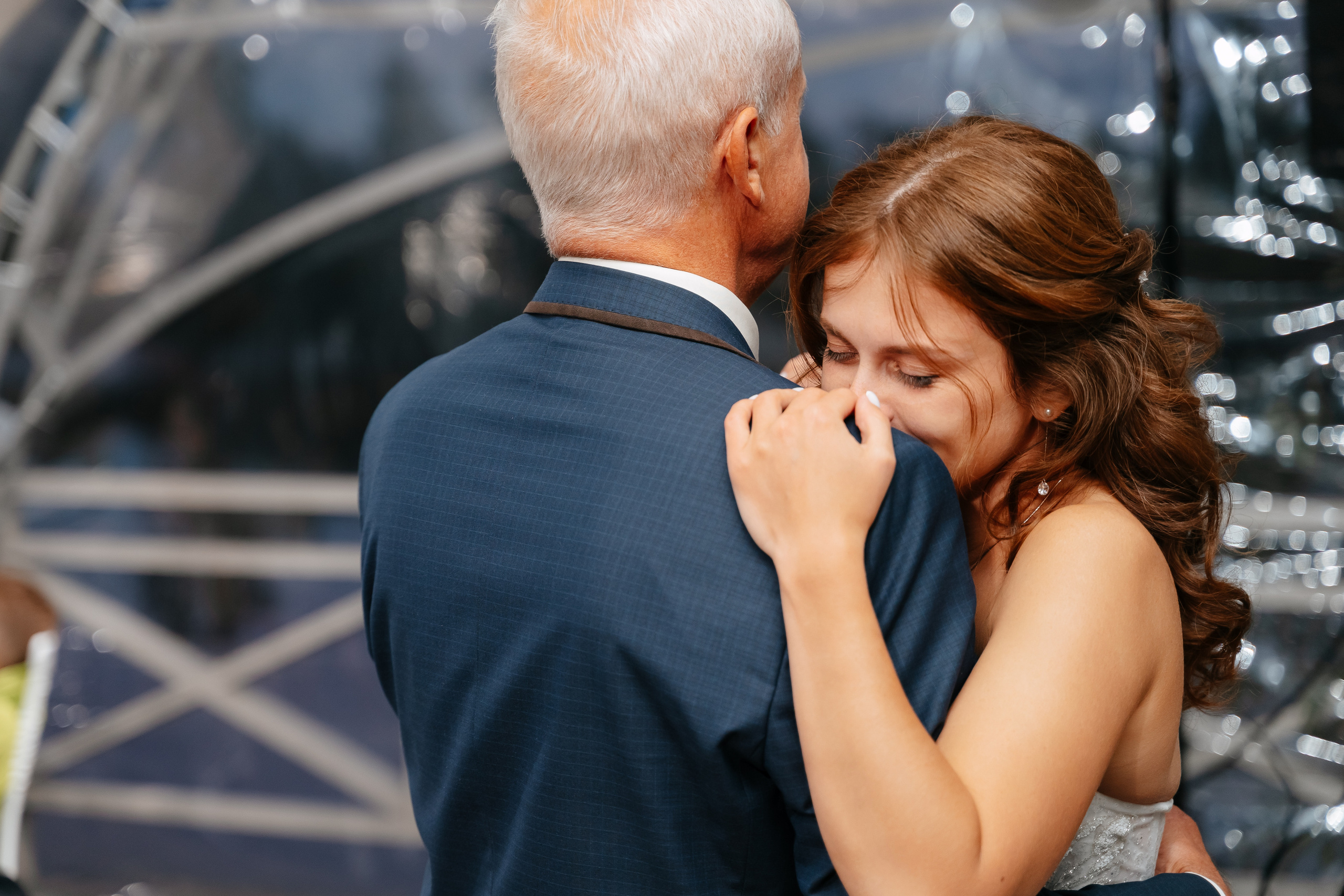 Свадебная фотосессия в Санкт-Петербурге осенью. Семейный и свадебный фотограф в Санкт-Петербурге и Москве