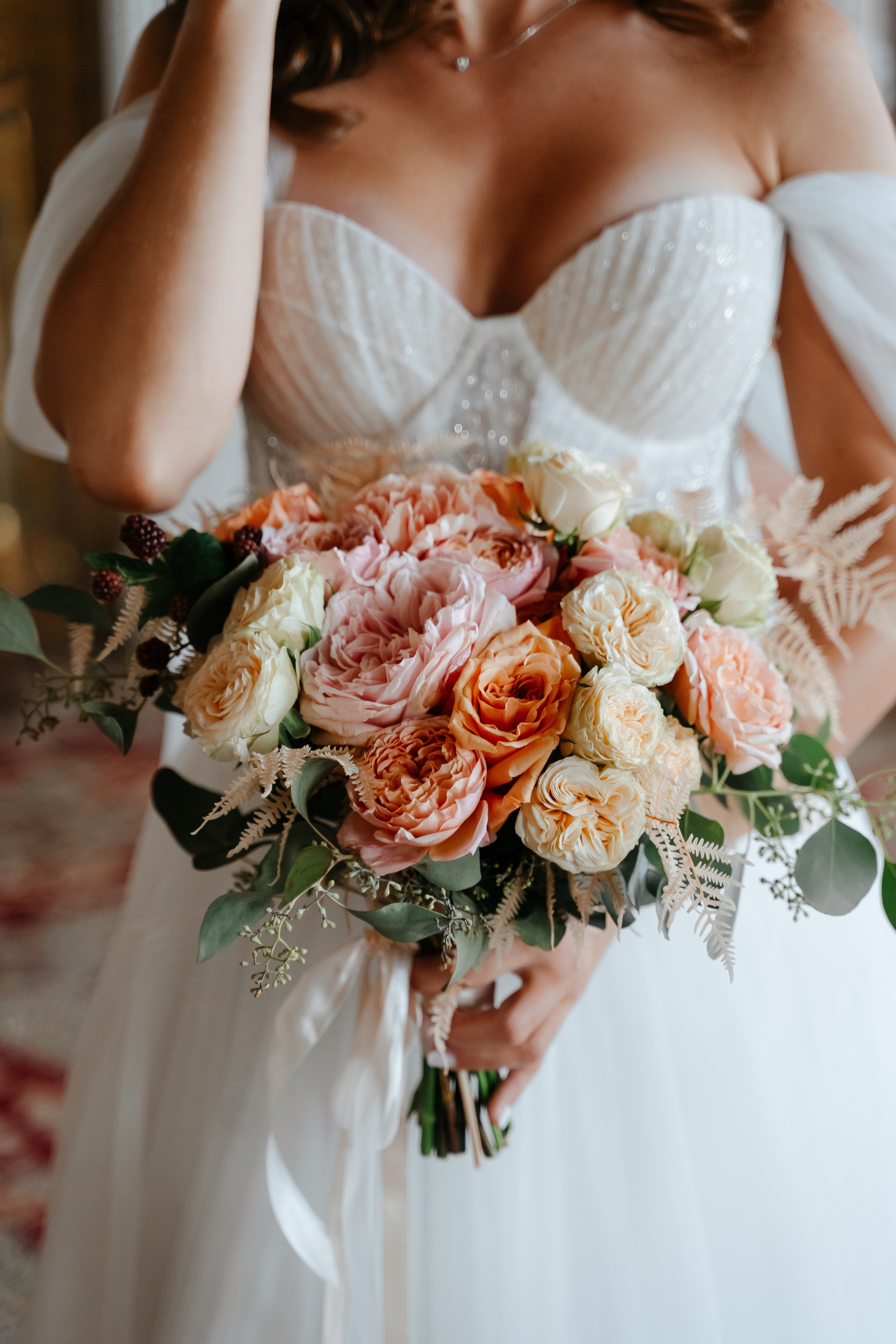 Свадебная фотосессия в Санкт-Петербурге осенью. Семейный и свадебный фотограф в Санкт-Петербурге и Москве