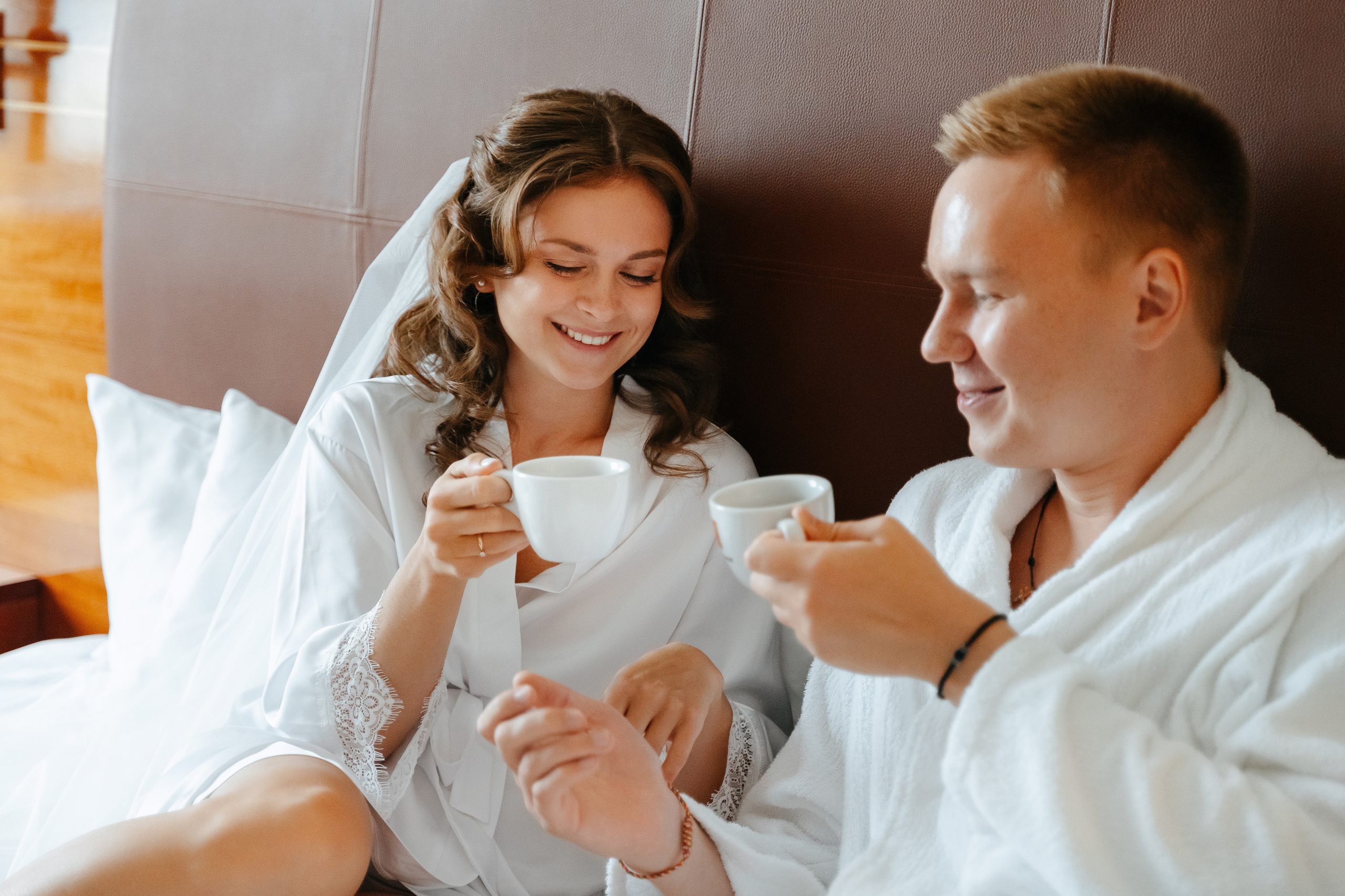 Свадебная фотосессия в Санкт-Петербурге осенью. Семейный и свадебный фотограф в Санкт-Петербурге и Москве