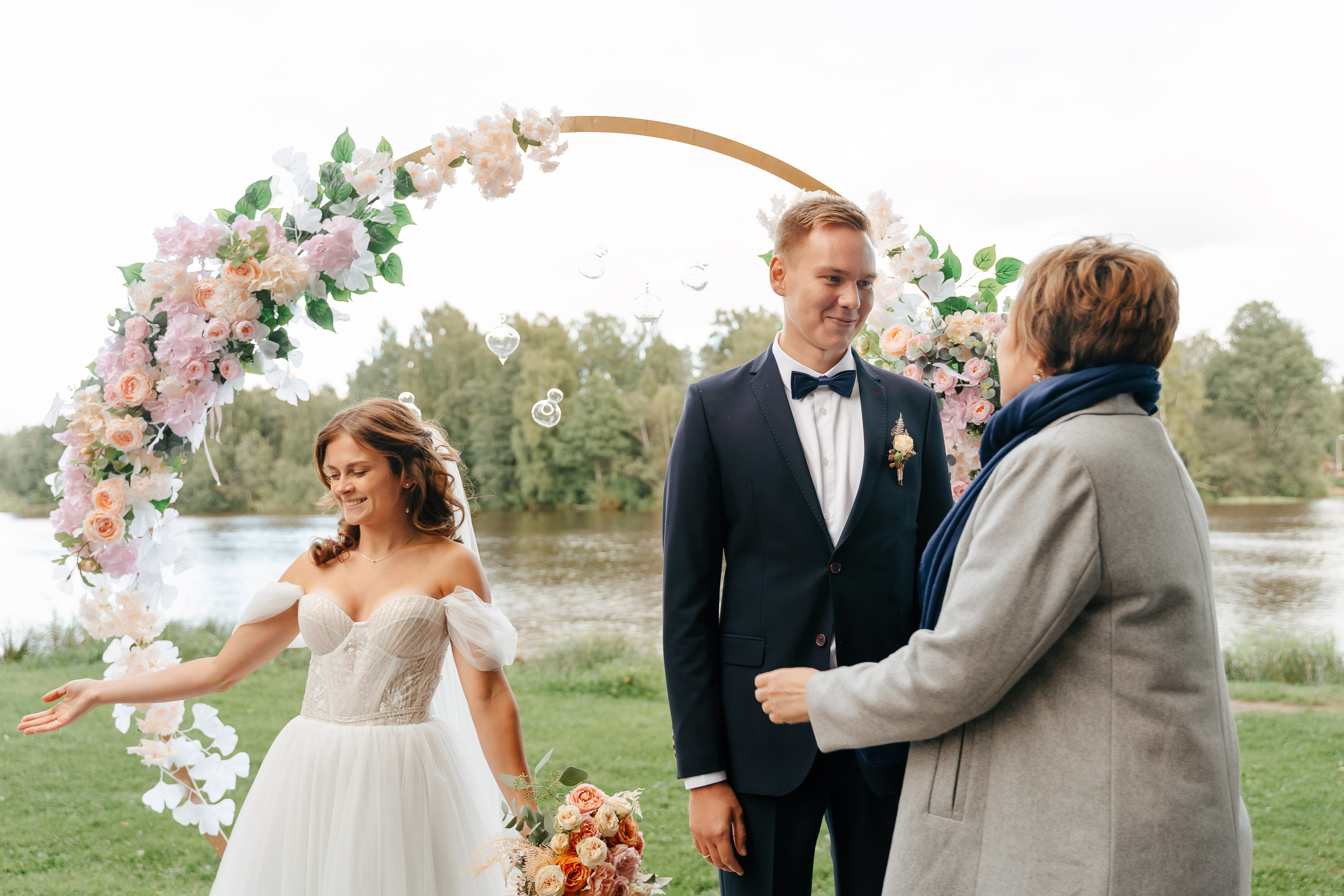 Свадебная фотосессия в Санкт-Петербурге осенью. Семейный и свадебный фотограф в Санкт-Петербурге и Москве