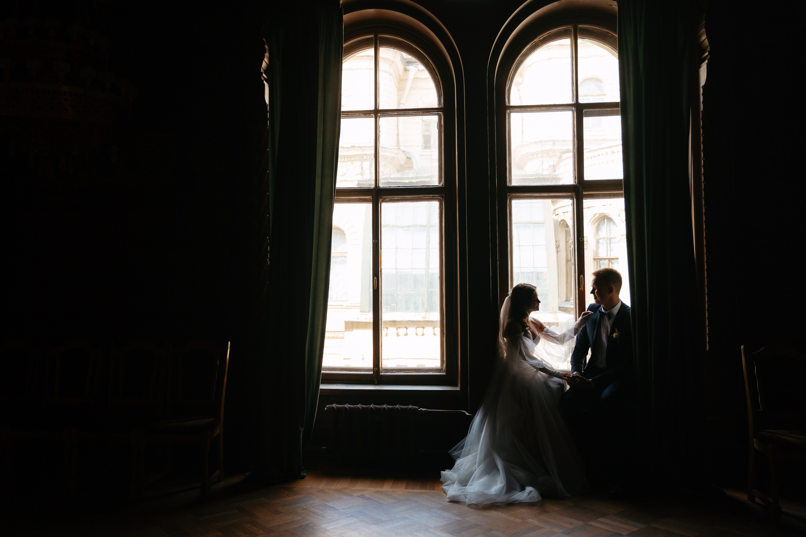 Свадебная фотосессия в Санкт-Петербурге осенью. Семейный и свадебный фотограф в Санкт-Петербурге и Москве