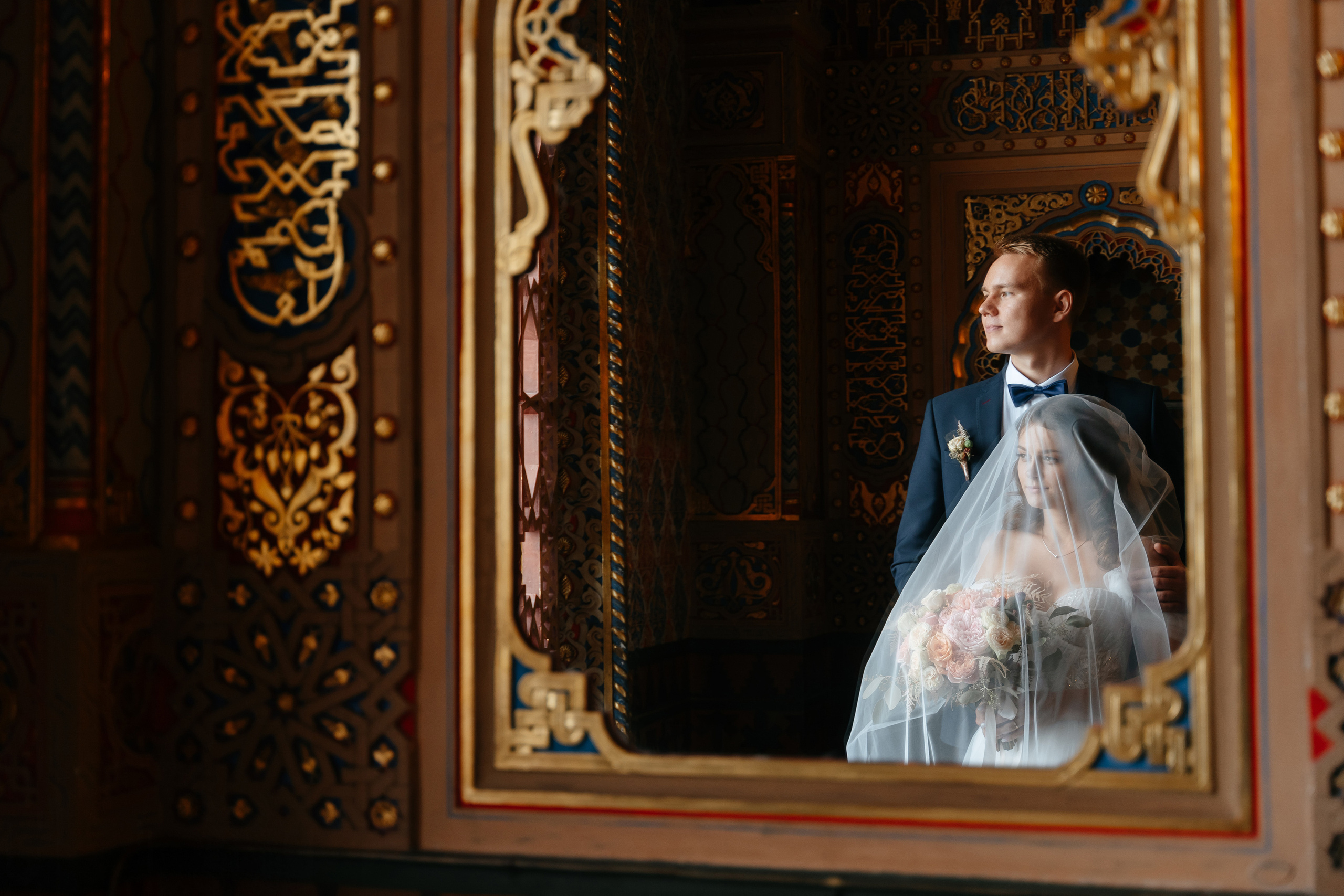 Свадебная фотосессия в Санкт-Петербурге осенью. Семейный и свадебный фотограф в Санкт-Петербурге и Москве