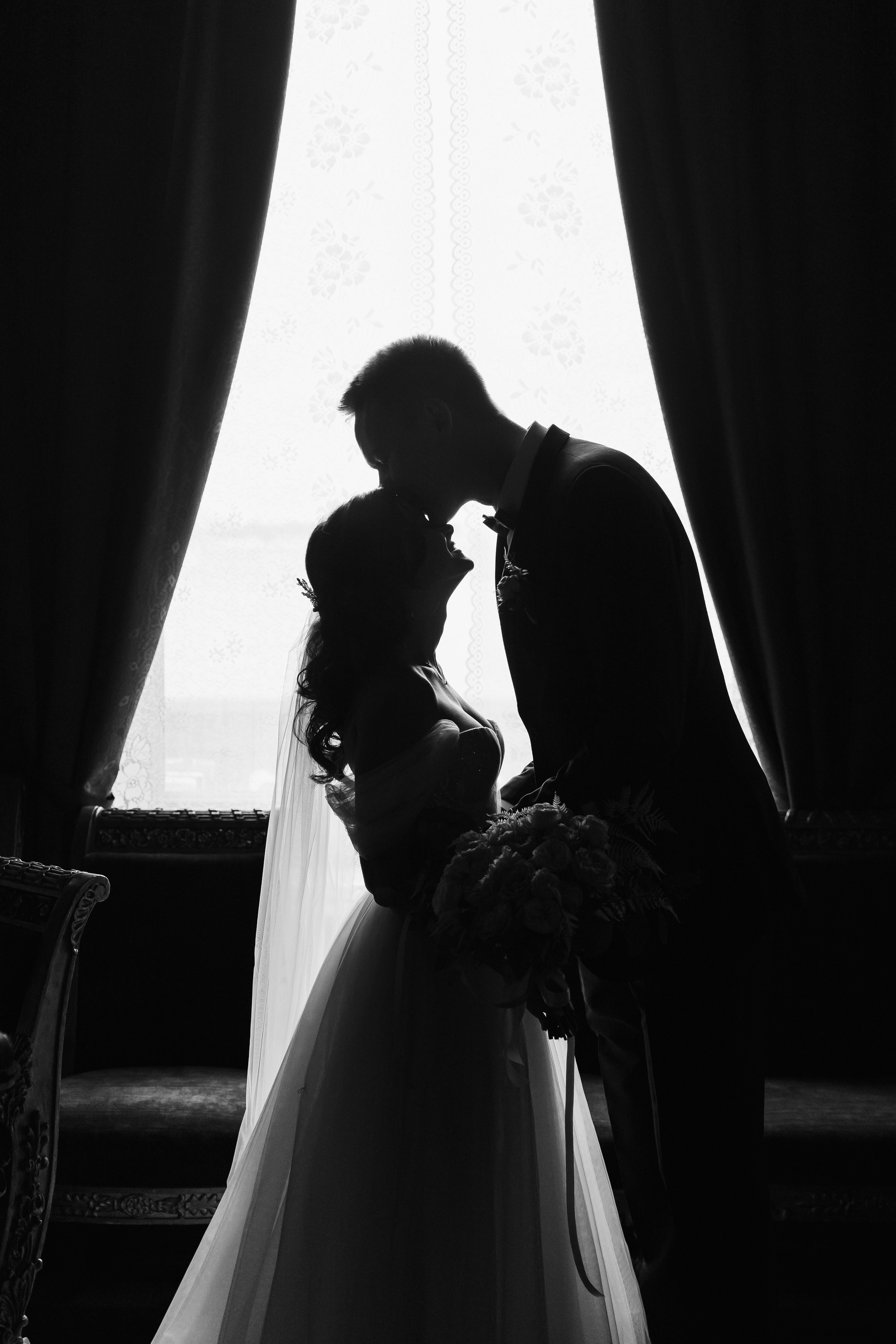 Свадебная фотосессия в Санкт-Петербурге осенью. Семейный и свадебный фотограф в Санкт-Петербурге и Москве