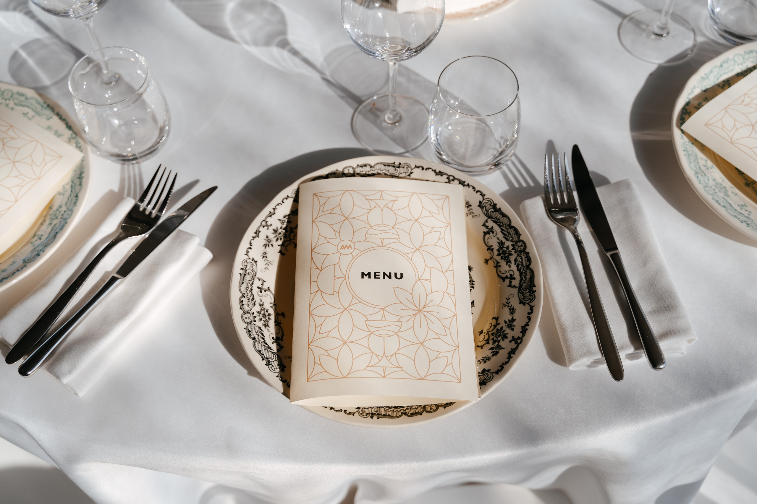 Свадебная фотосессия в Санкт-Петербурге осенью. Семейный и свадебный фотограф в Санкт-Петербурге и Москве