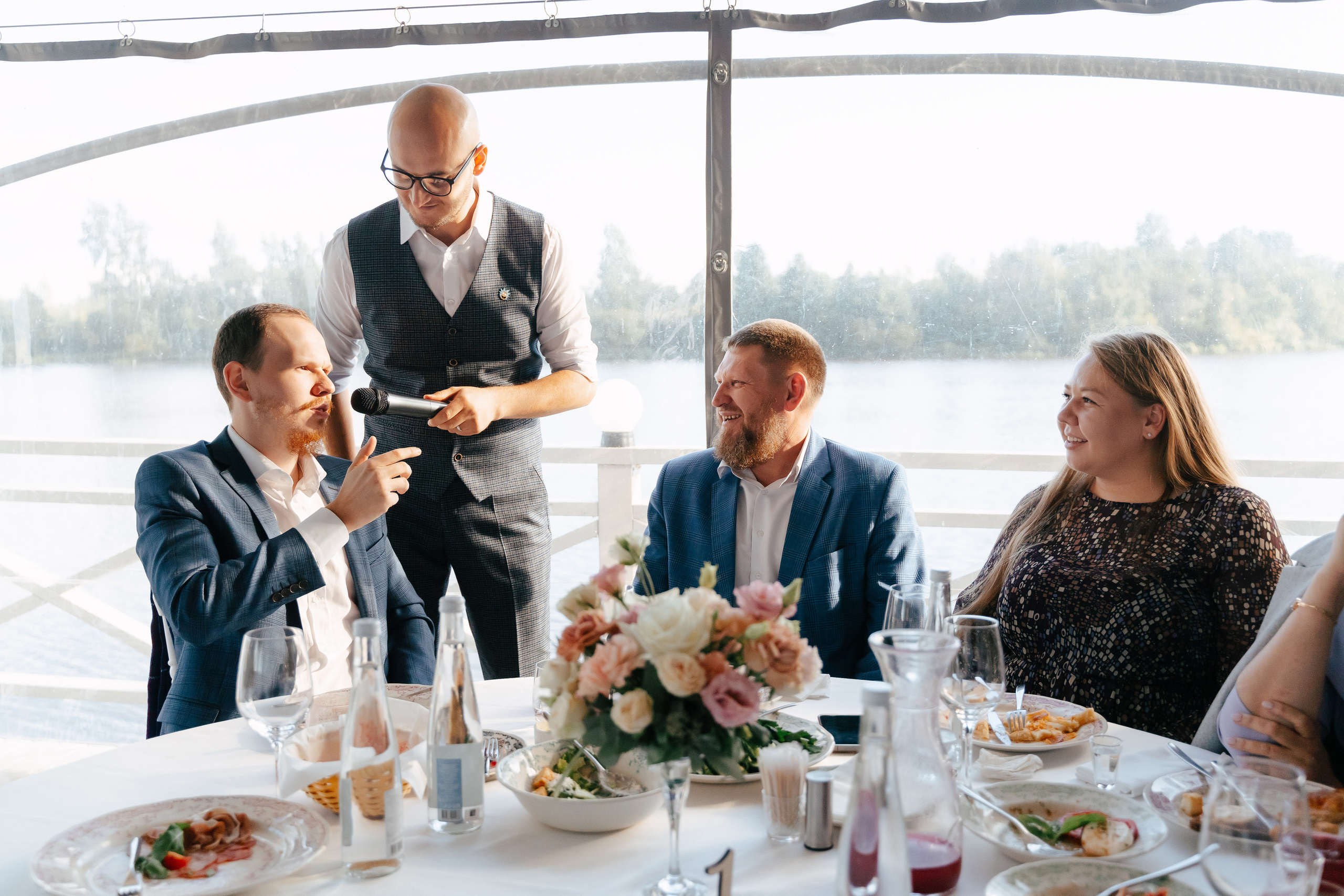 Свадебная фотосессия в Санкт-Петербурге осенью. Семейный и свадебный фотограф в Санкт-Петербурге и Москве