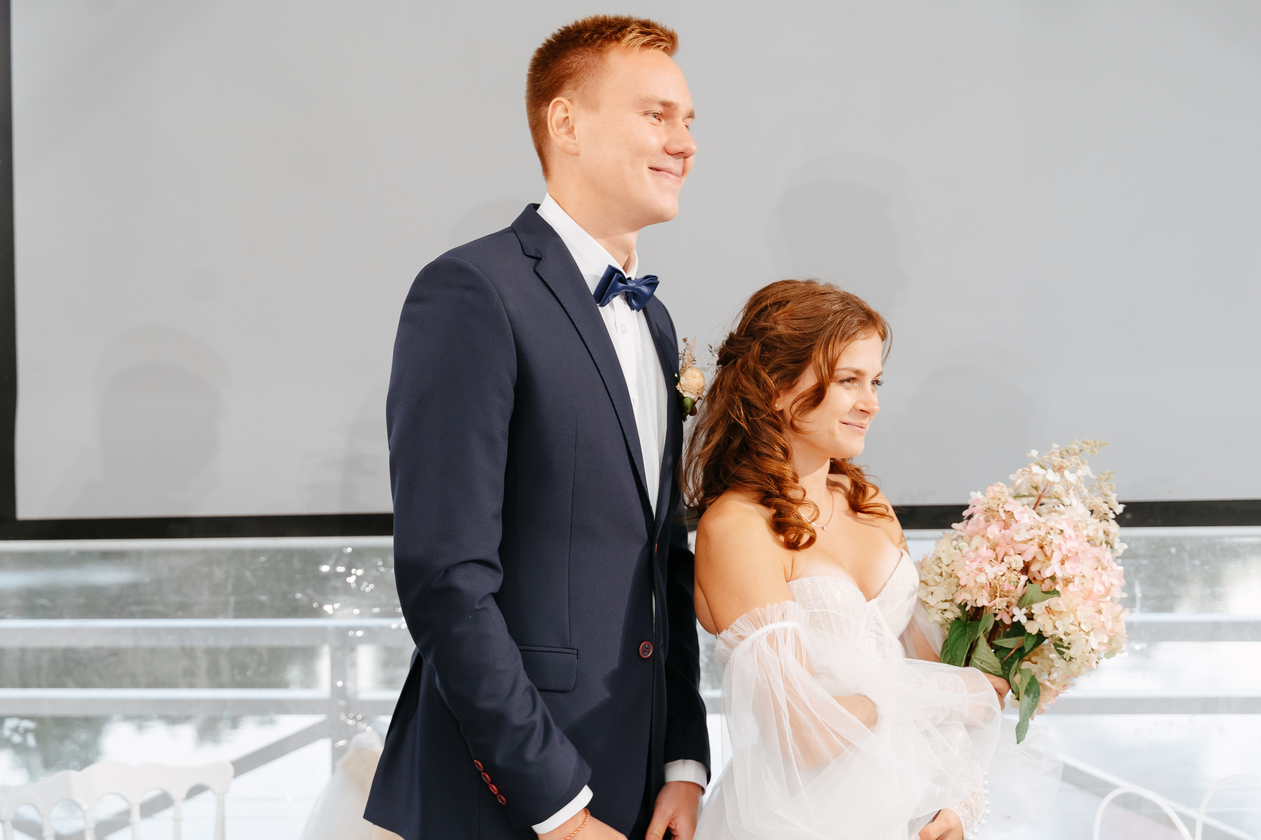 Свадебная фотосессия в Санкт-Петербурге осенью. Семейный и свадебный фотограф в Санкт-Петербурге и Москве