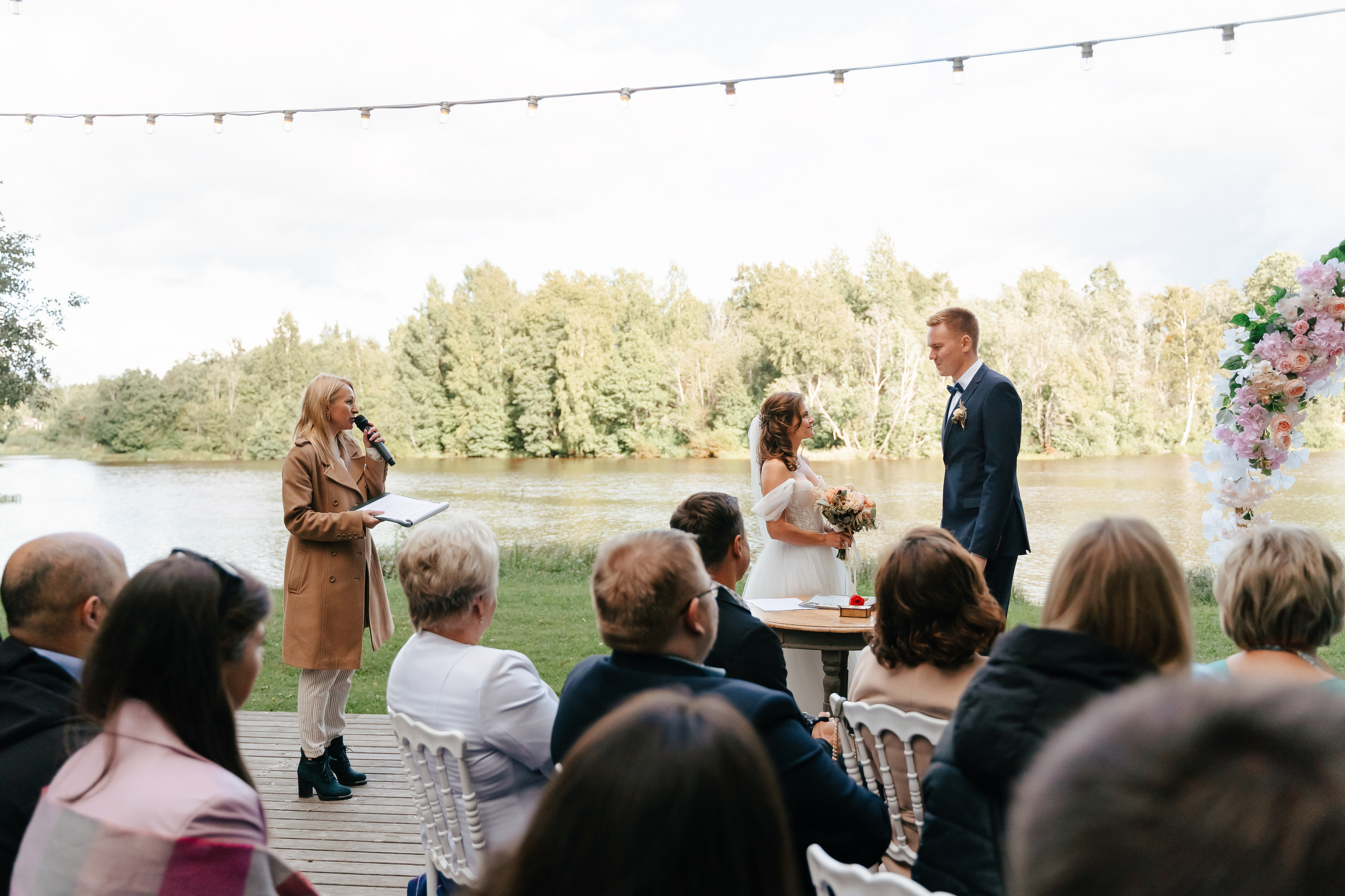 Свадебная фотосессия в Санкт-Петербурге осенью. Семейный и свадебный фотограф в Санкт-Петербурге и Москве