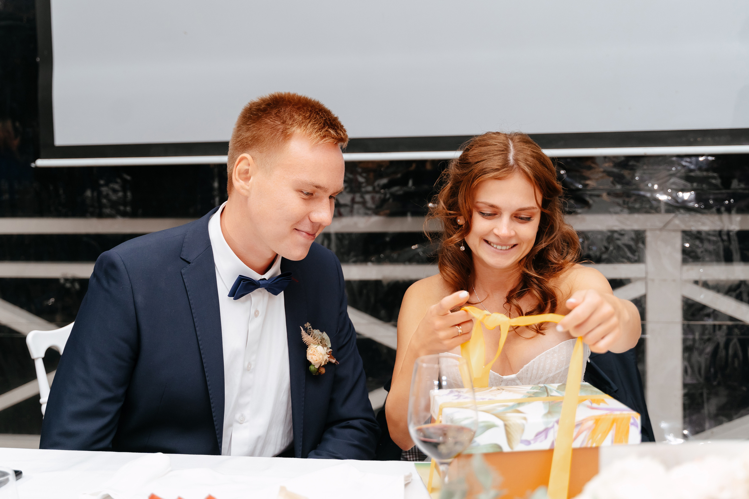 Свадебная фотосессия в Санкт-Петербурге осенью. Семейный и свадебный фотограф в Санкт-Петербурге и Москве