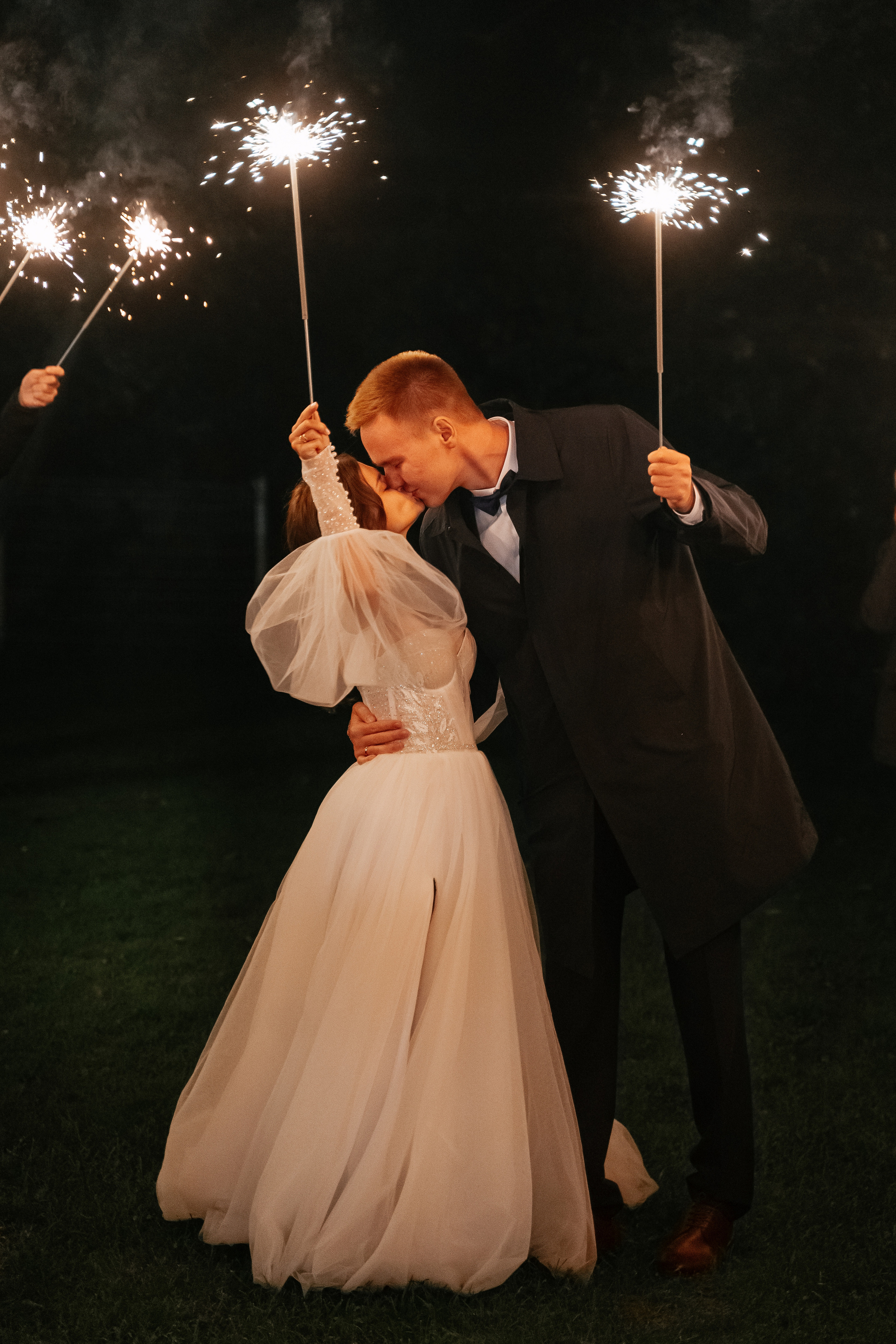 Свадебная фотосессия в Санкт-Петербурге осенью. Семейный и свадебный фотограф в Санкт-Петербурге и Москве