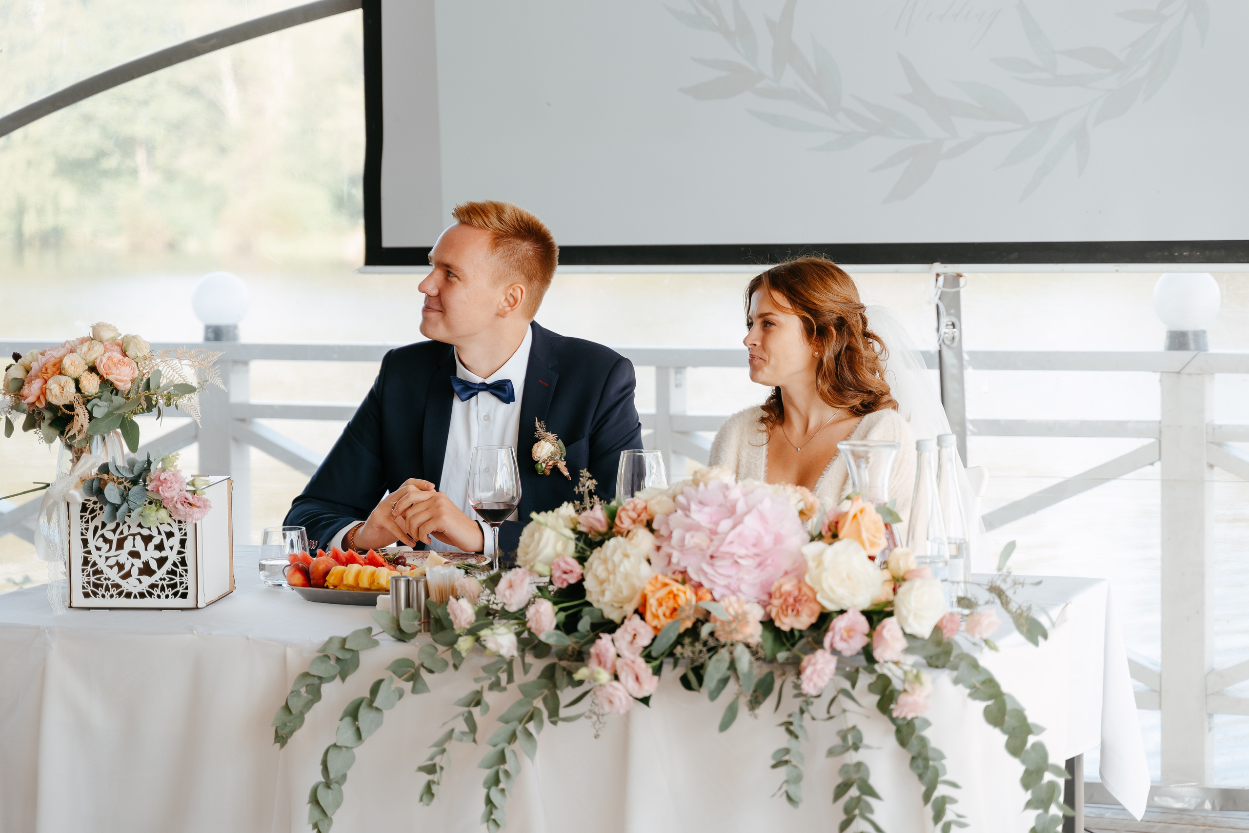 Свадебная фотосессия в Санкт-Петербурге осенью. Семейный и свадебный фотограф в Санкт-Петербурге и Москве