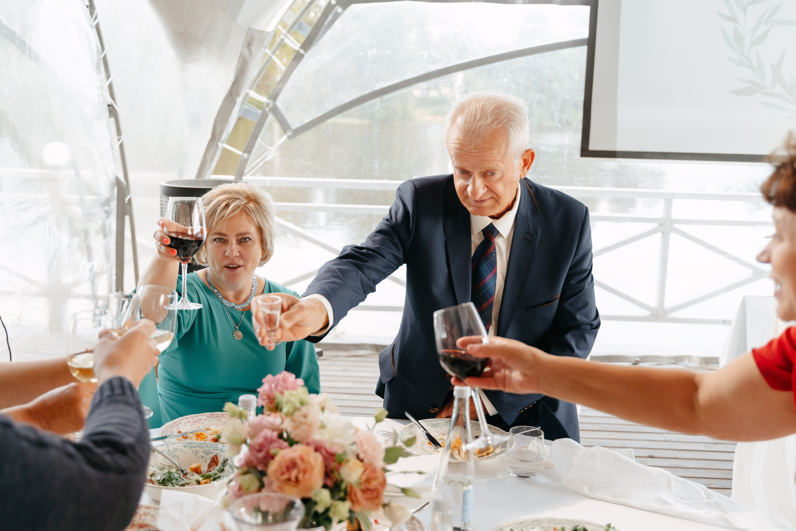 Свадебная фотосессия в Санкт-Петербурге осенью. Семейный и свадебный фотограф в Санкт-Петербурге и Москве