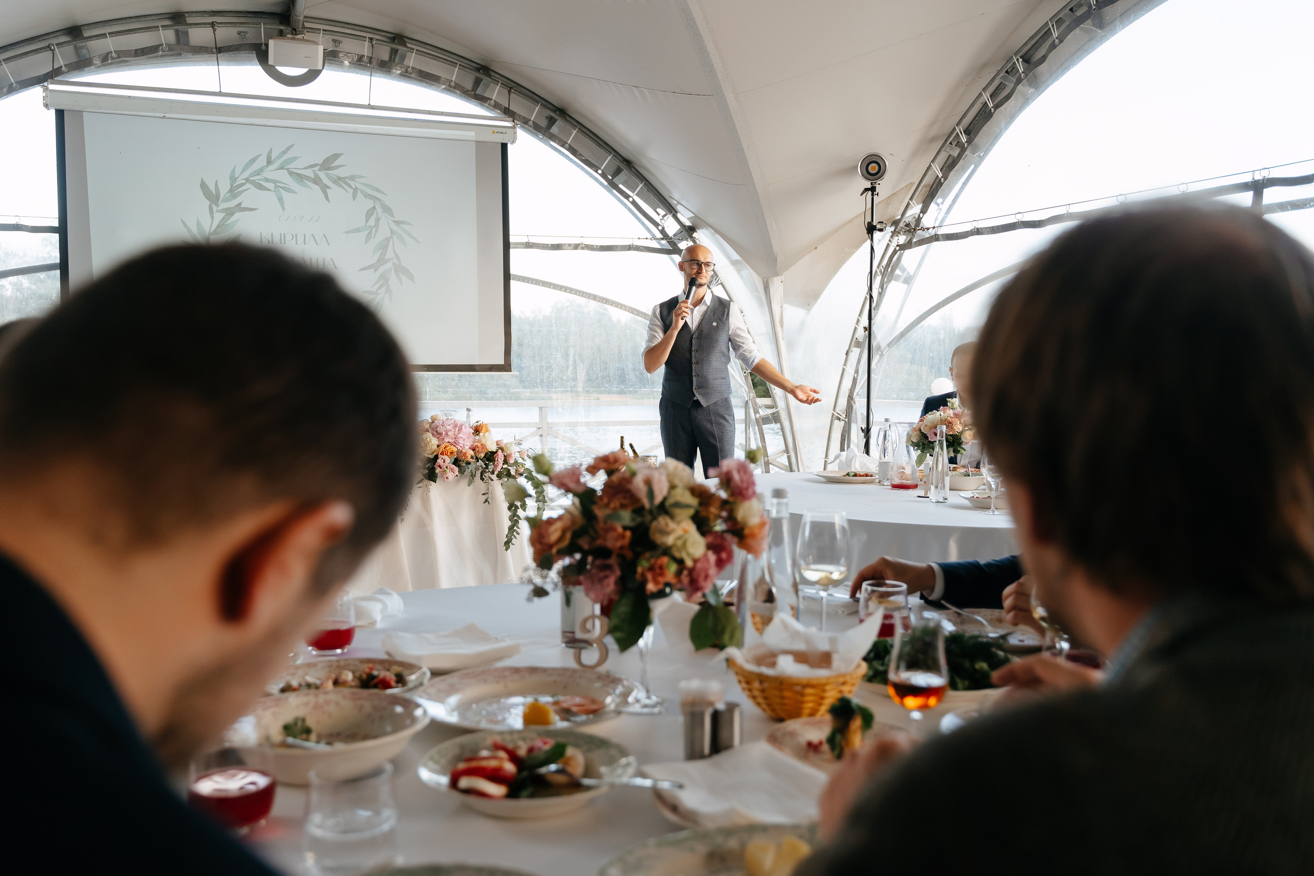 Свадебная фотосессия в Санкт-Петербурге осенью. Семейный и свадебный фотограф в Санкт-Петербурге и Москве