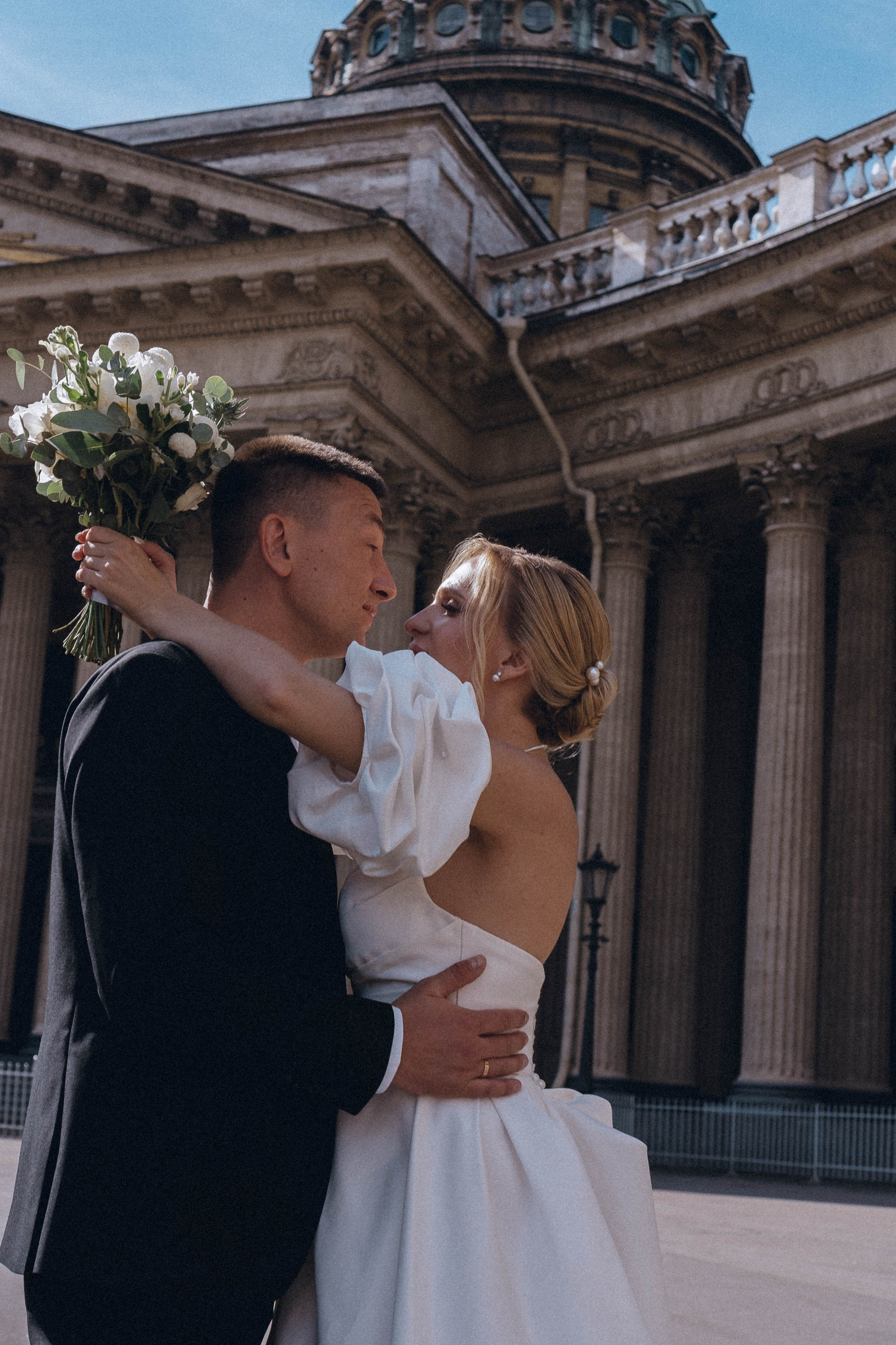 СВАДЕНБНАЯ СЬЕМКА НА КАТЕРЕ ПО КАНАЛАМ САНКТ-ПЕТЕРБУРГА И В АКВАТОРИИ НЕВЫ. Профессиональный фотограф, Санкт-Петербург — Виктория Богомолова