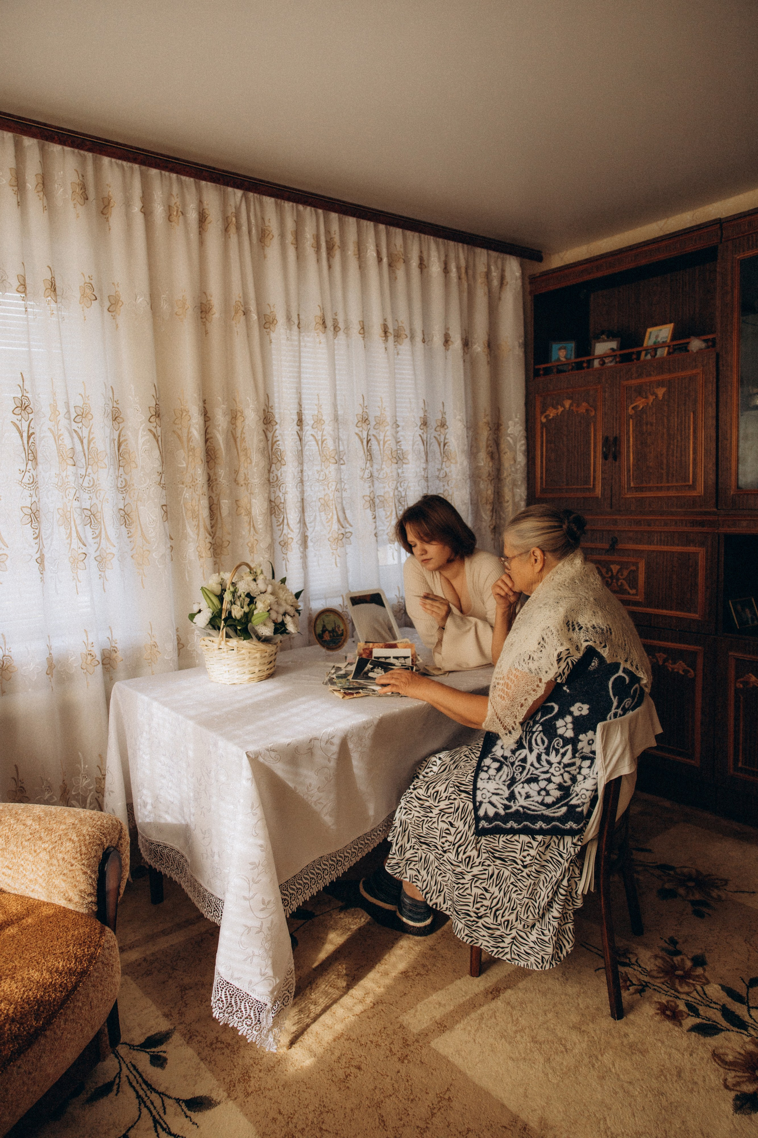 Аня и бабушка. Семейный фотограф Губкин/Старый Оскол