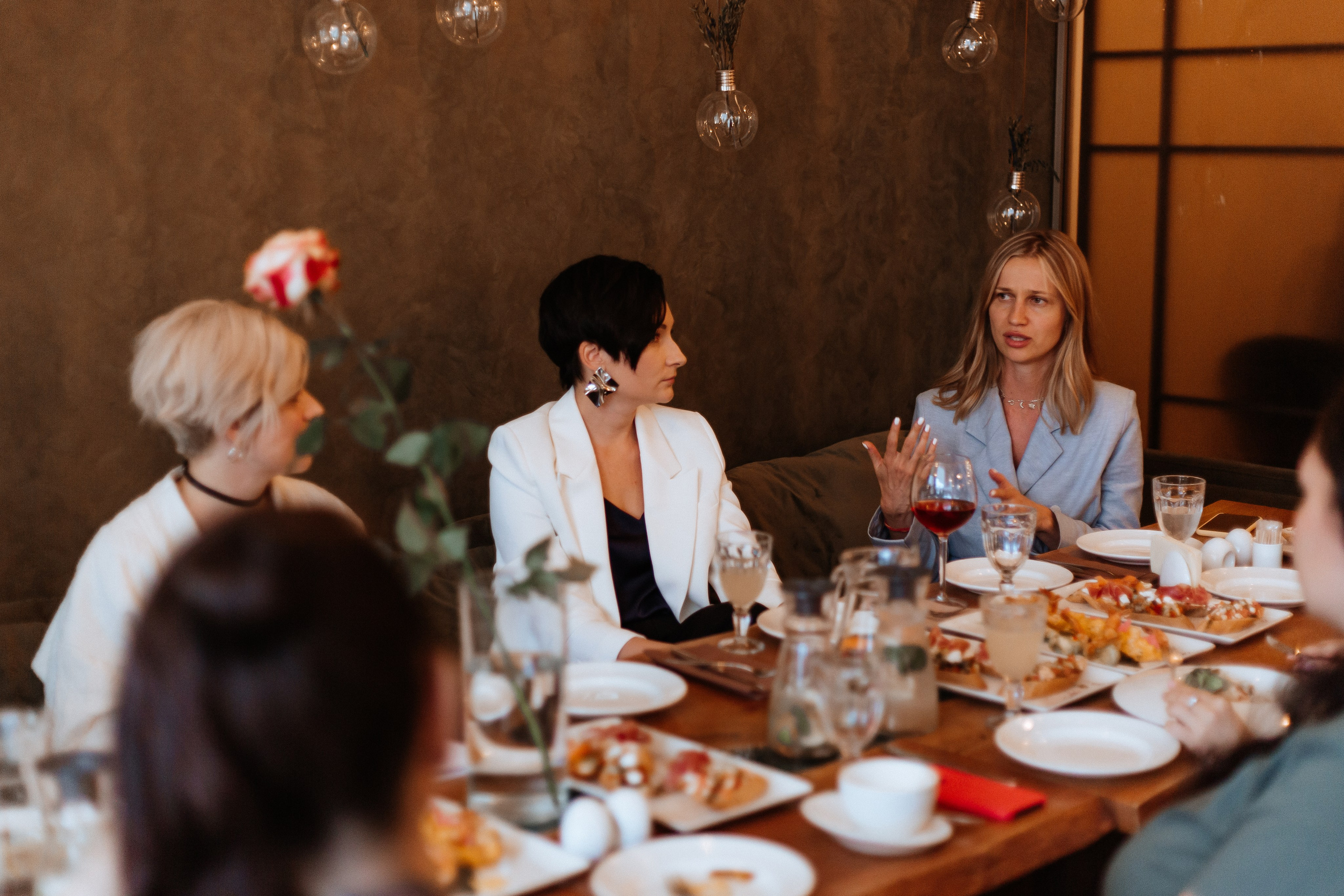 Мастермайнд Анны Арсеньевой. Свадебный и портретный фотограф в Новосибирске Любовь Исакова