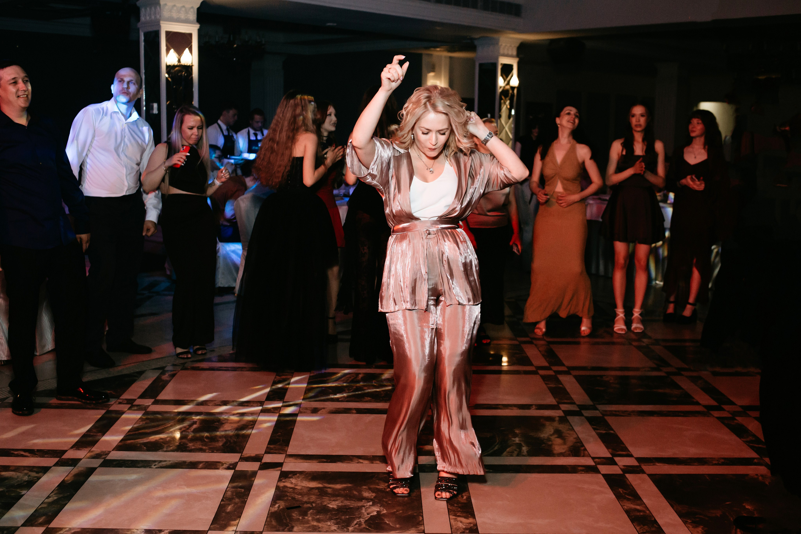 Выпускной 2025 (9класс) 124 школа. Фотограф в Челябинске Ополихина Анна