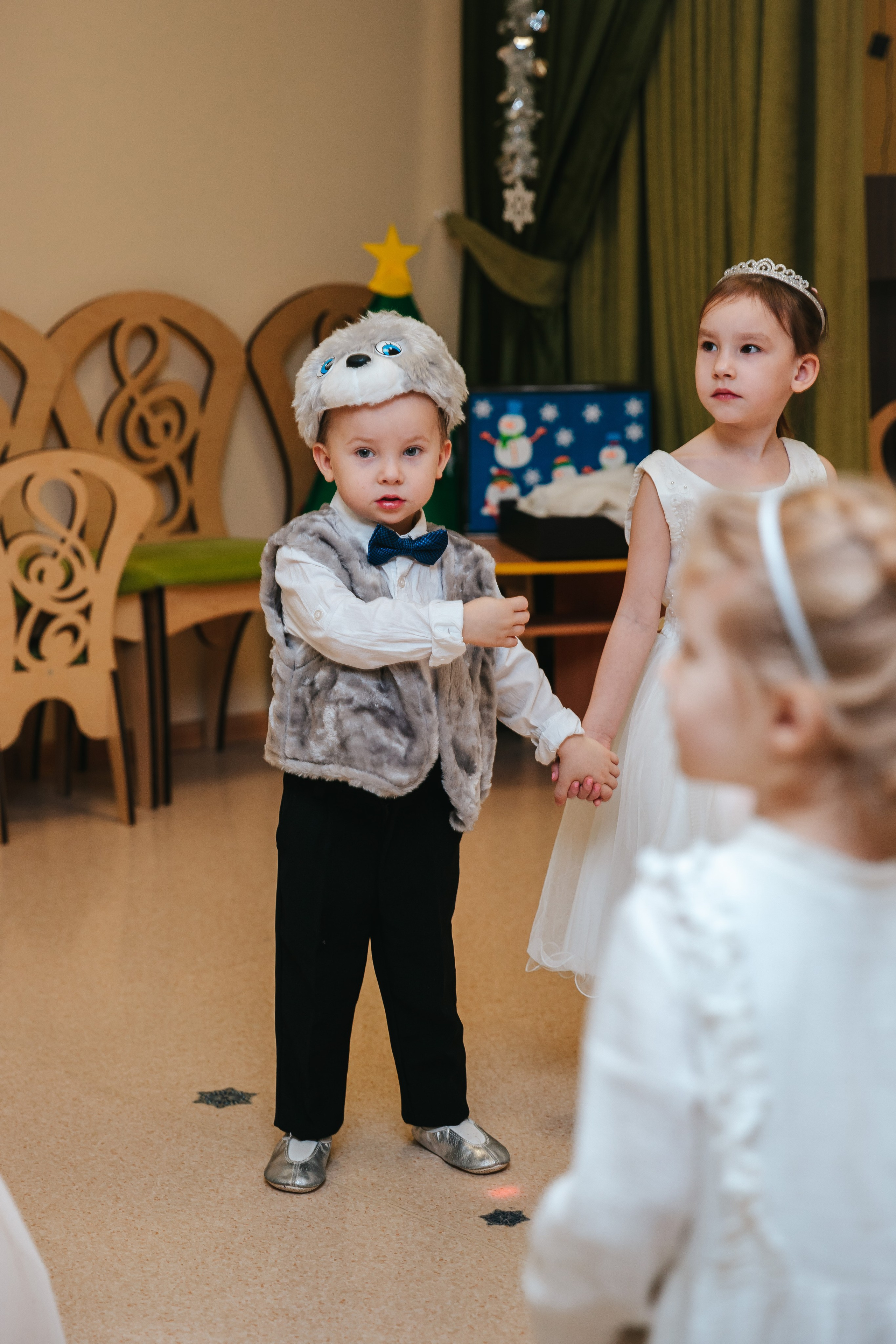 Новогодний утренник в младшей группе. Семейный lifestyle фотограф в Санкт-Петербурге Людмила Пахомова