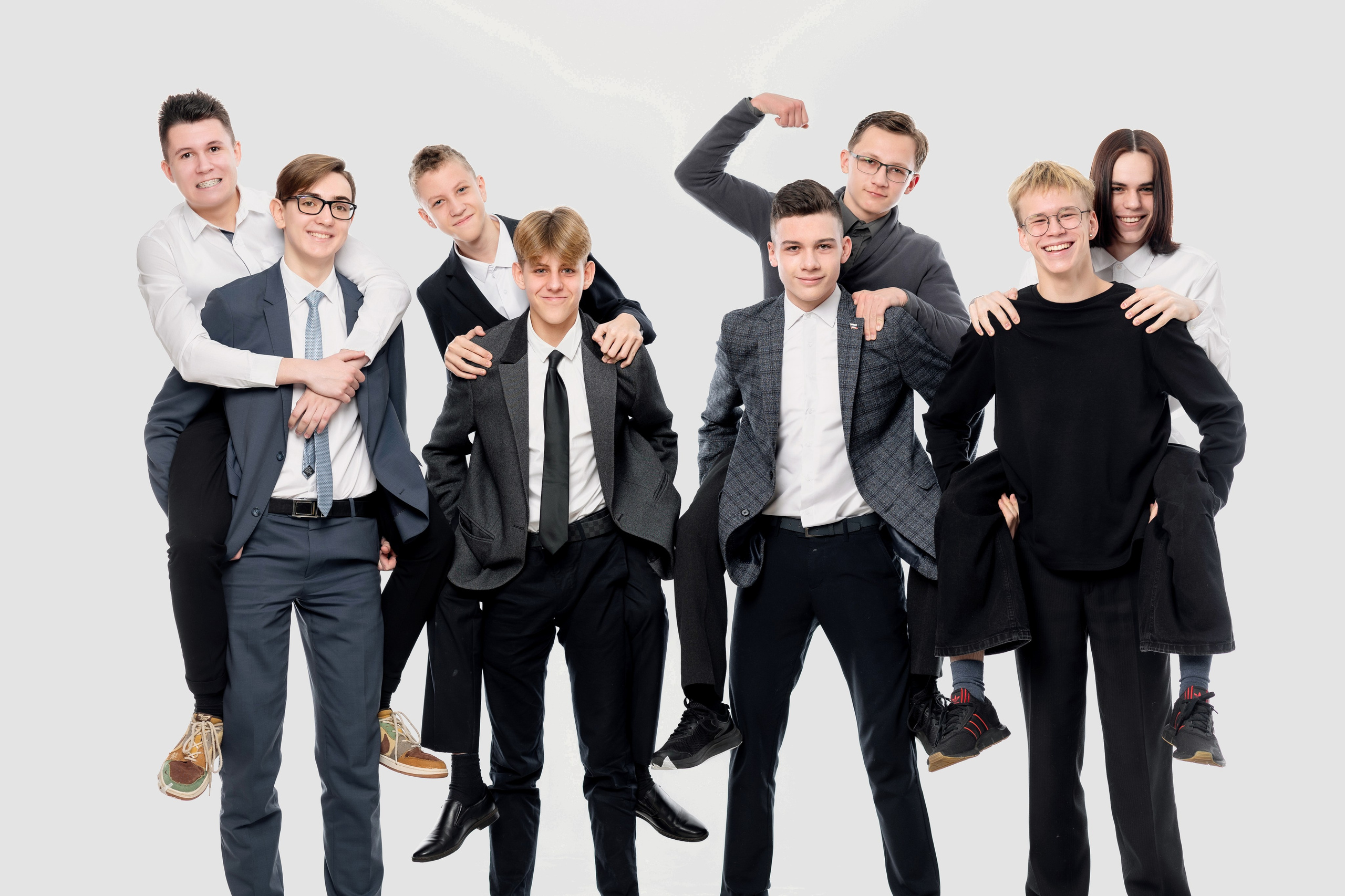 Гимназия 4 Великий Новгород. Выпускные альбомы. Школьный и семейный фотограф Виктория Игнатьева