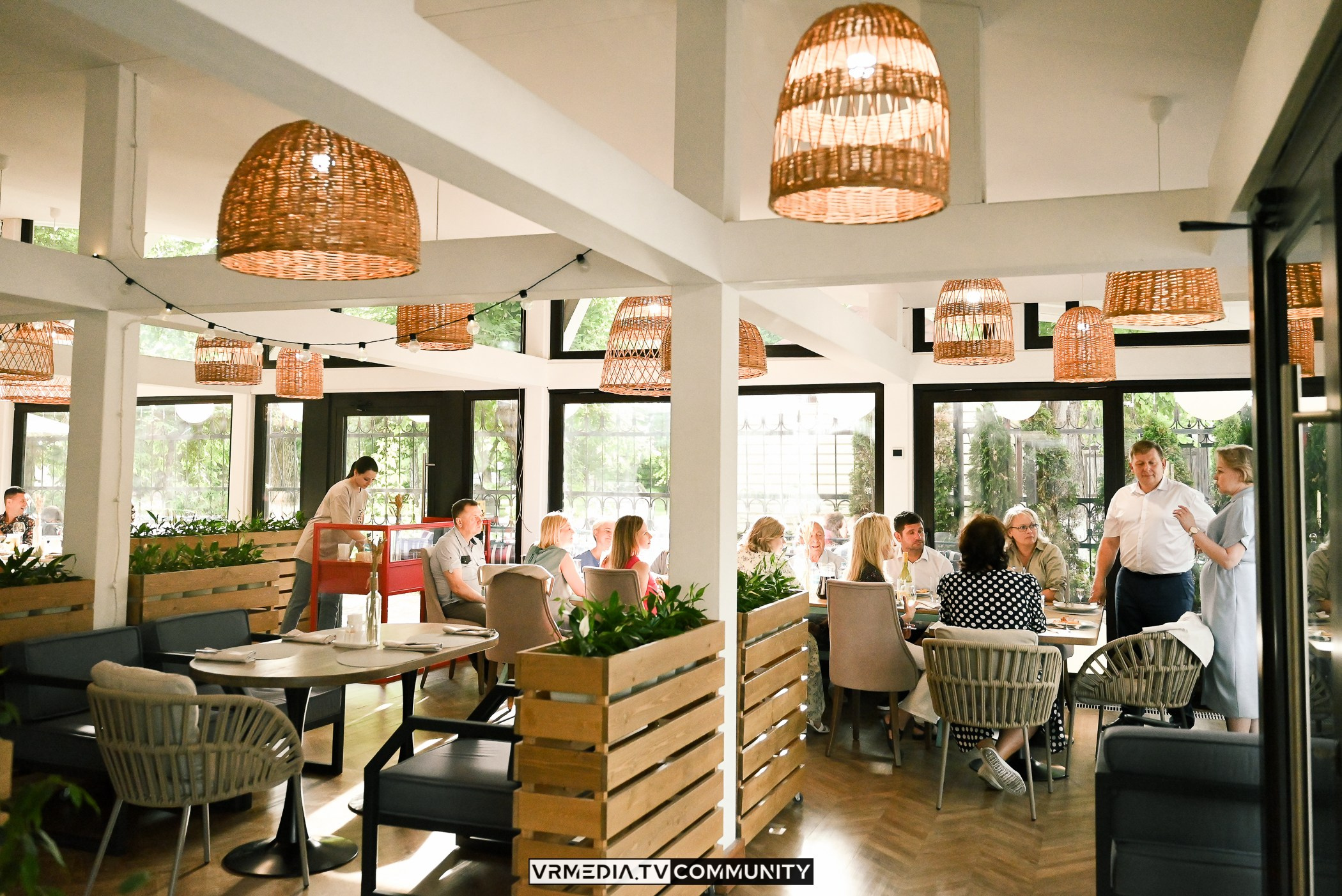 Ресторан «Volna»: Вечер на летней веранде «Хочу на дачу»