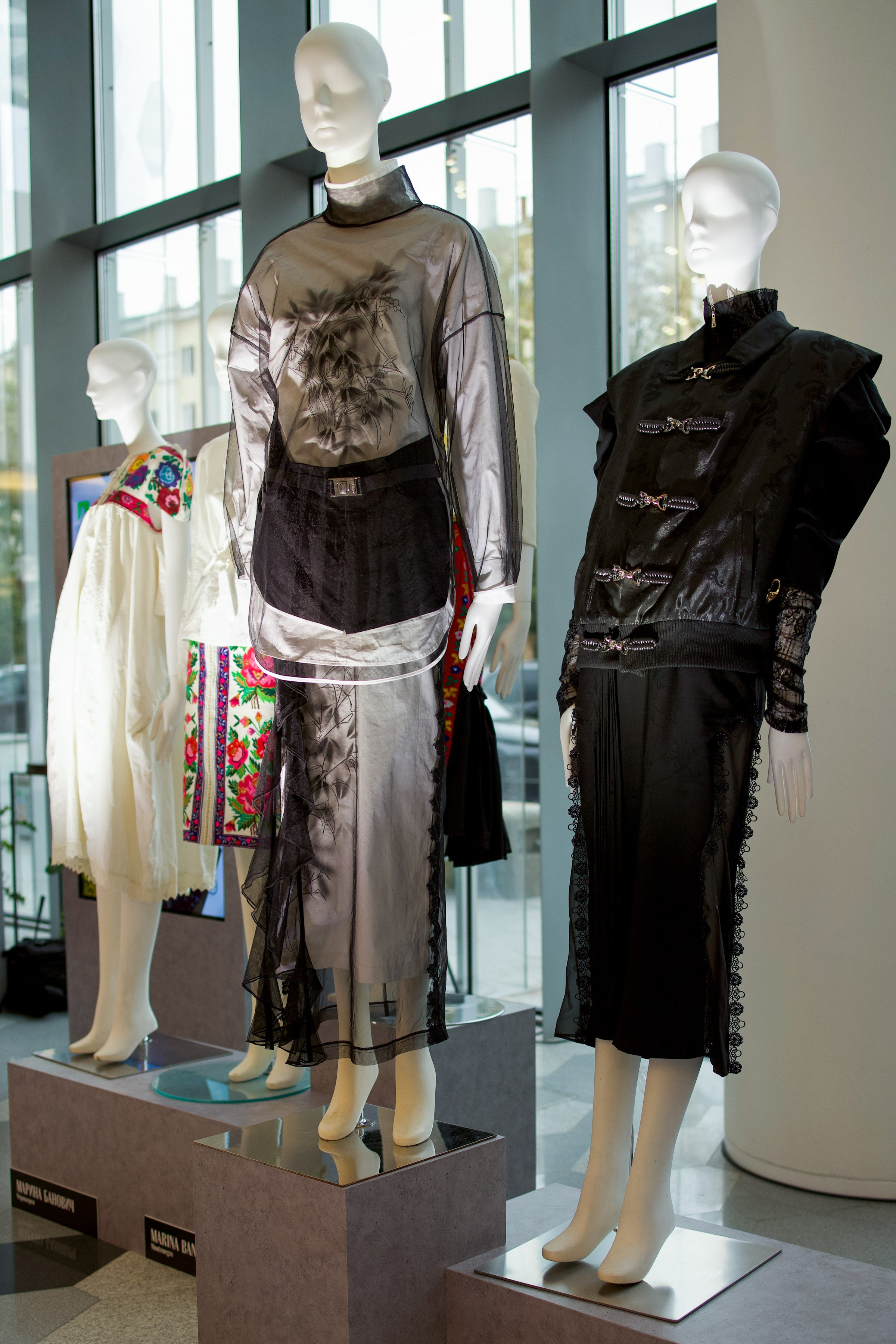 Выставка Наследие Fashion summit BRICS 2024. Фотосессии и репортаж — Фотограф в Москве — Рина Серёгина