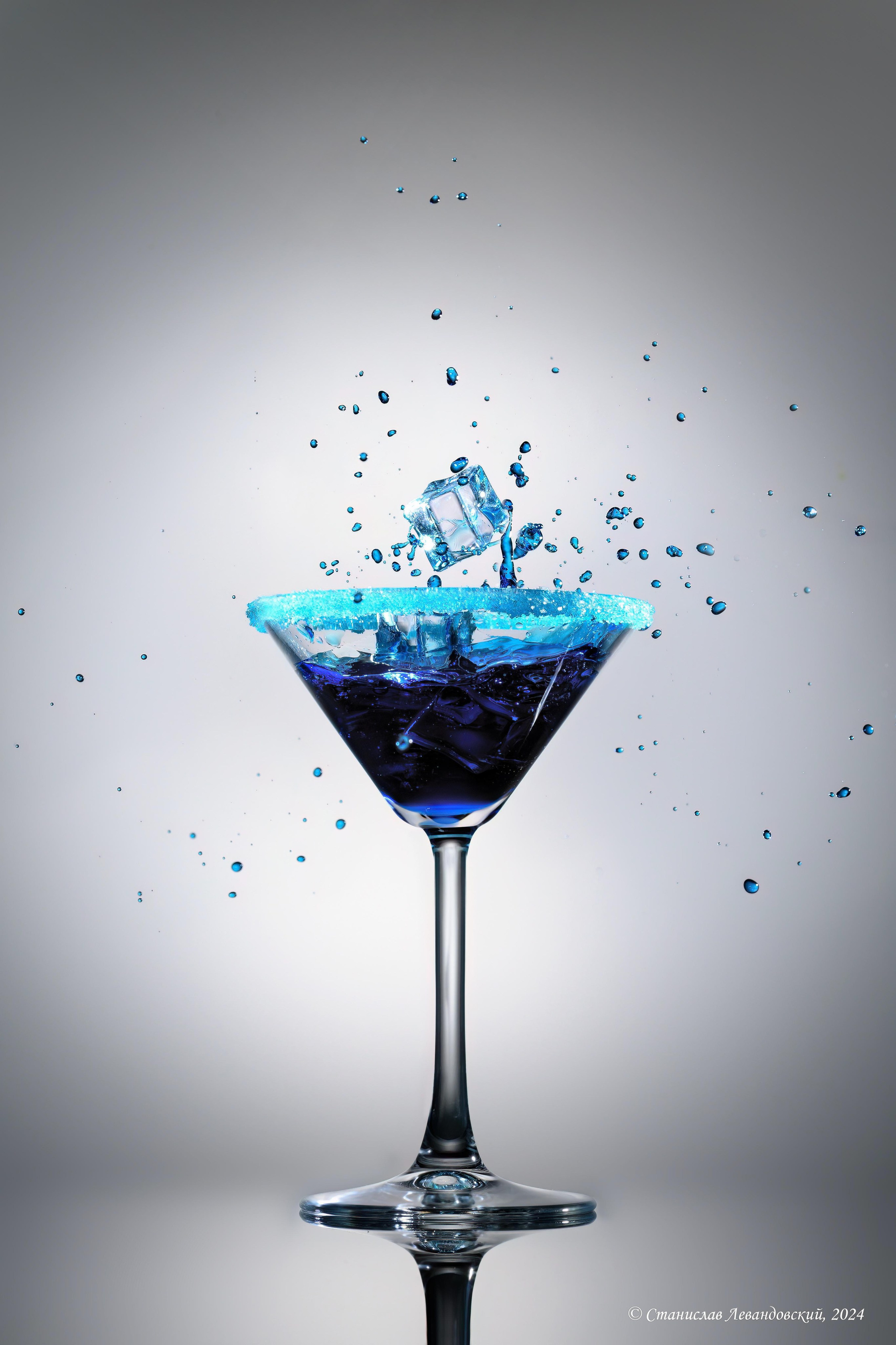 Предметы с глянцевой поверхностью. Предметный фотограф в Москве Станислав Левандовский