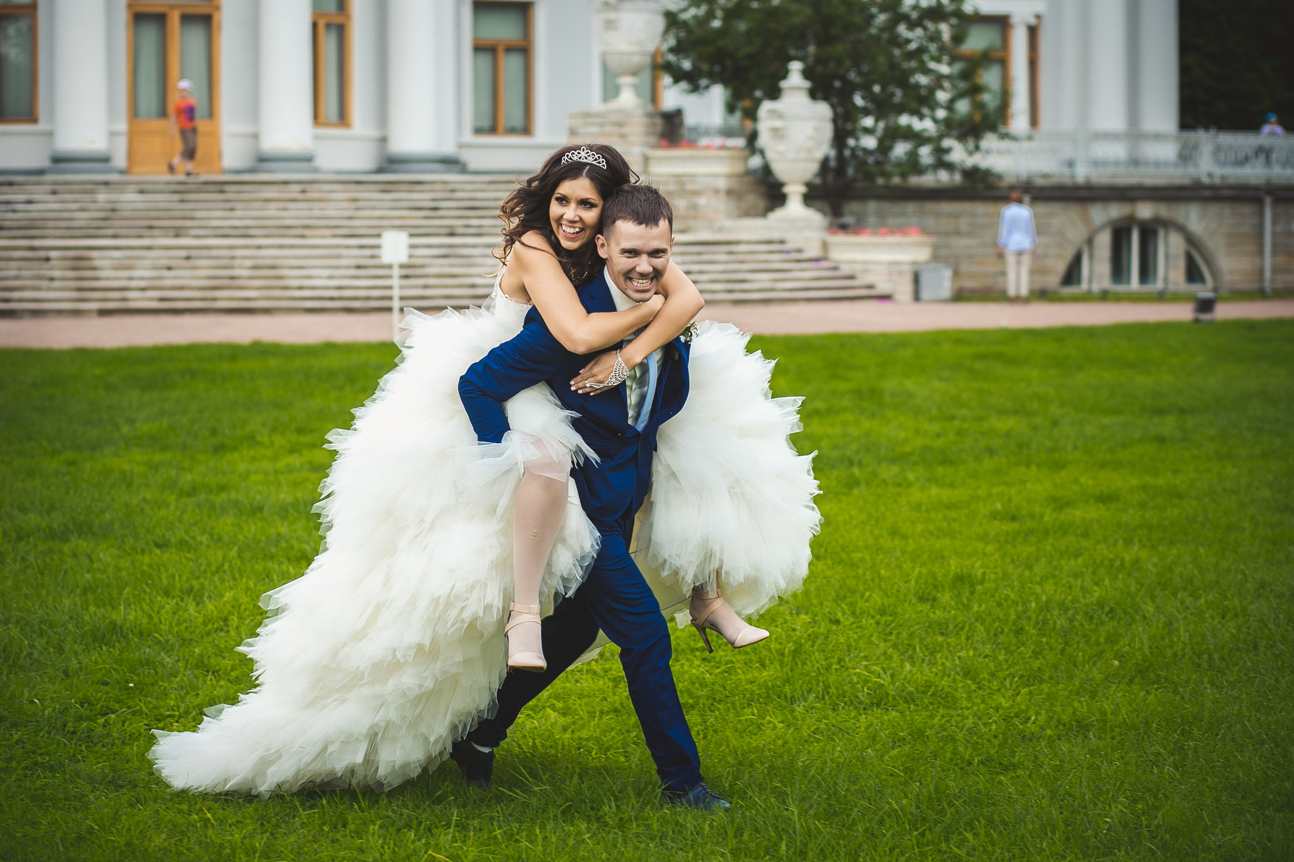Свадьбы и Love-story. Репортажный фотограф и видеограф в Санкт-Петербурге