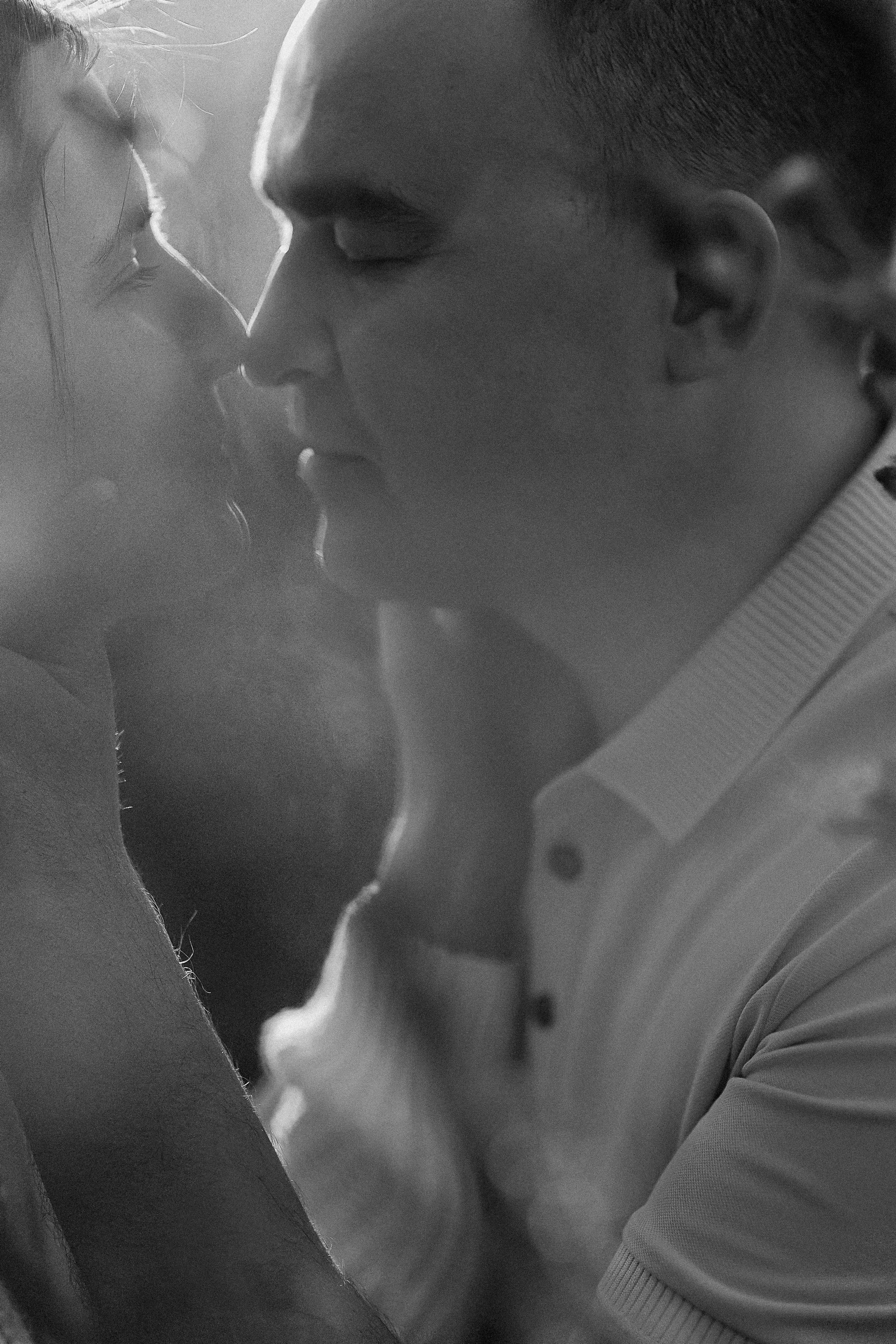 Поле love story на закате. Семейный фотограф Тюмень, фотограф на роды Салмина Мария